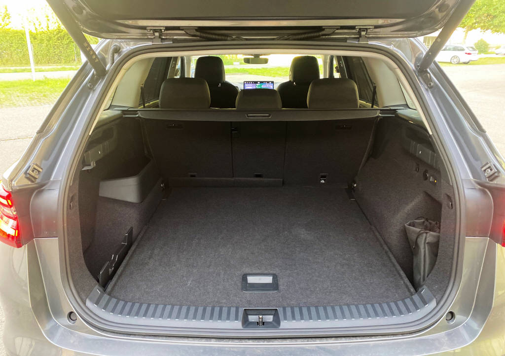SKODA Kodiaq 2.0 TSI Dynamic-image-12