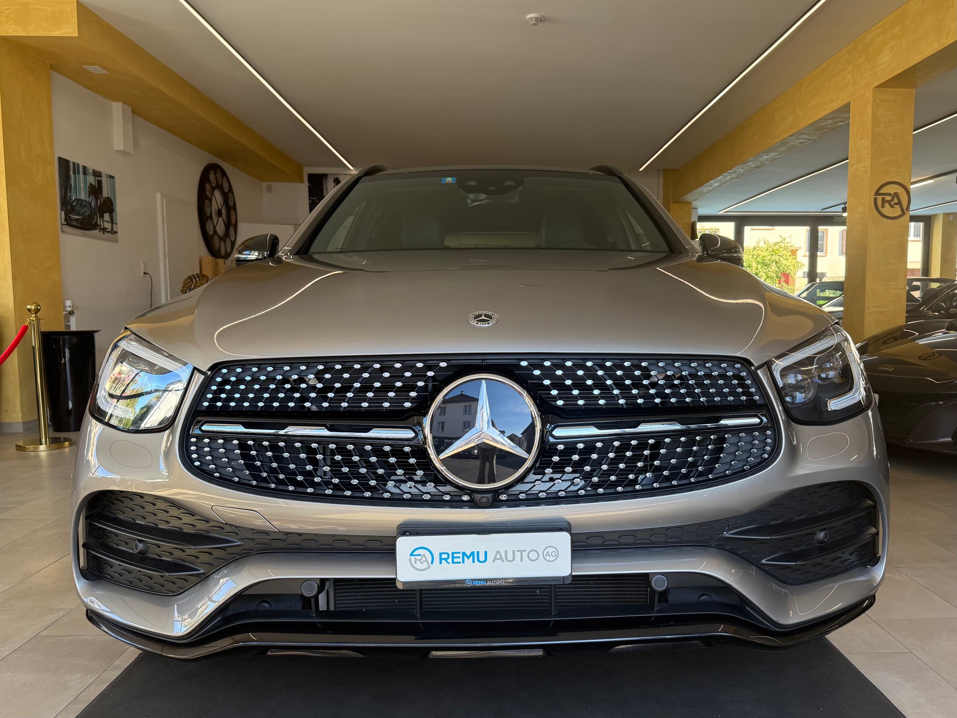 MERCEDES-BENZ GLC 300 d AMG Line 4Matic 9G-Tronic-image-8