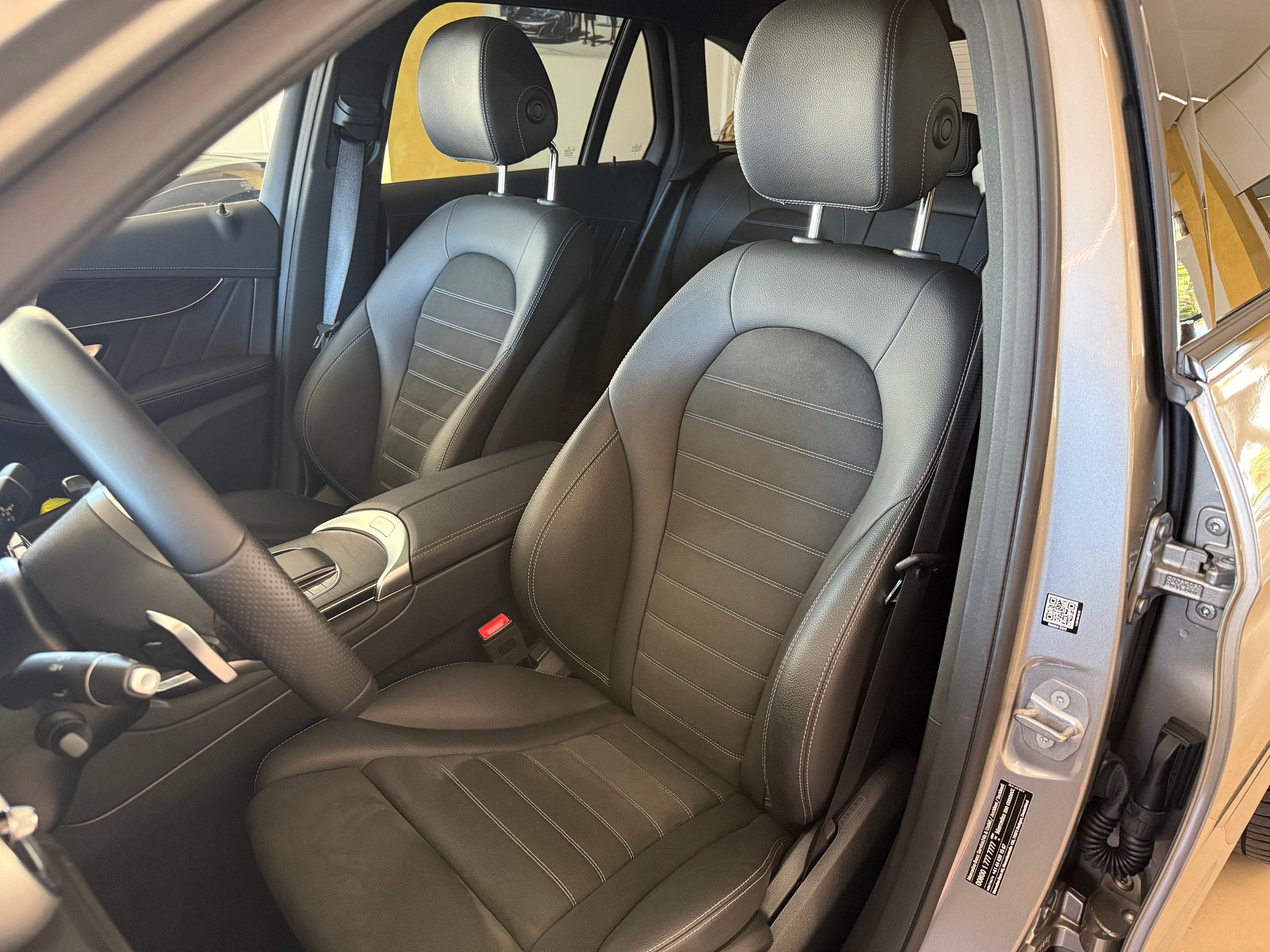 MERCEDES-BENZ GLC 300 d AMG Line 4Matic 9G-Tronic-image-11