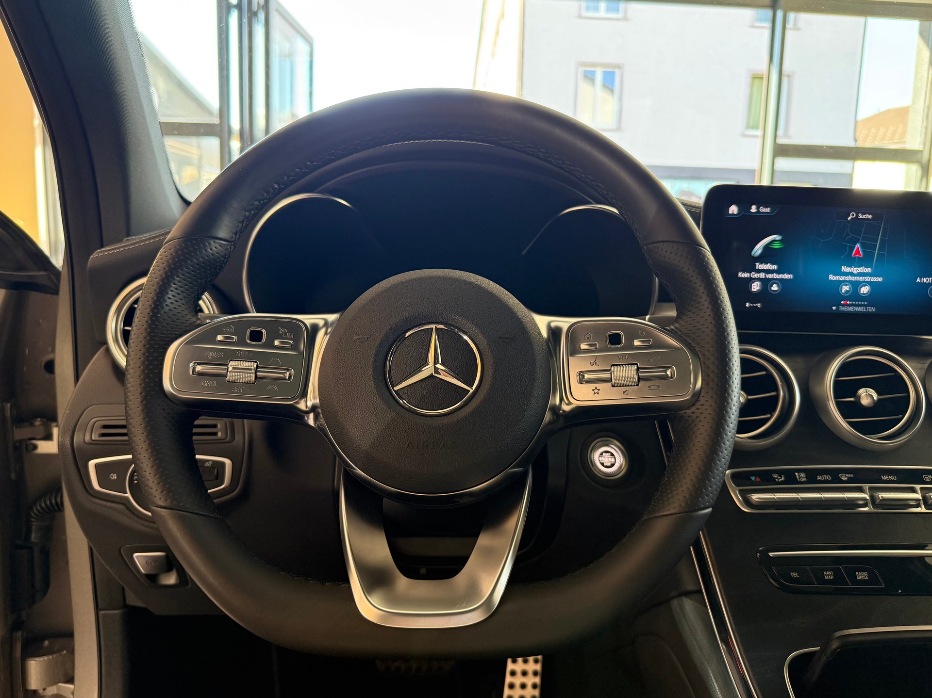 MERCEDES-BENZ GLC 300 d AMG Line 4Matic 9G-Tronic-image-12