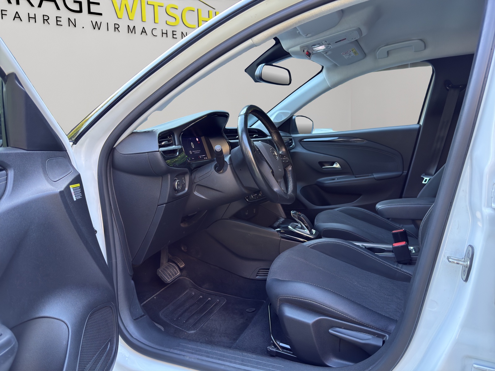 OPEL Corsa-e Elegance-image-12