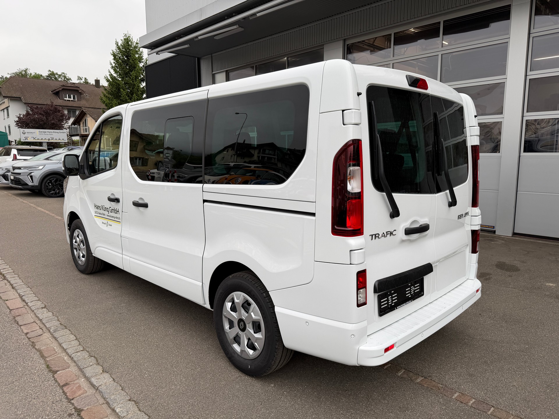 RENAULT Trafic Spaceclass 2.0 dCi Blue 170-showroom-element-1