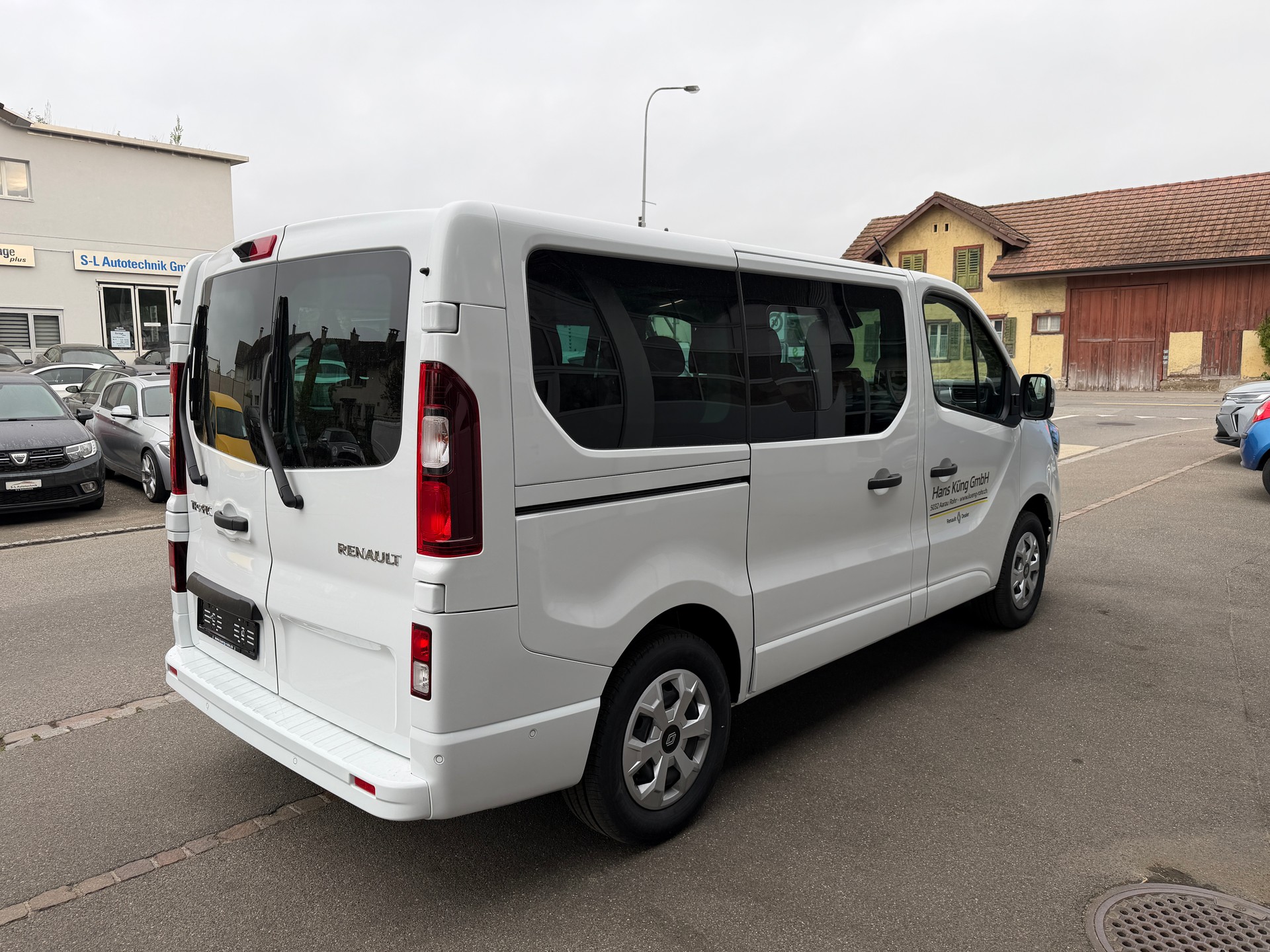 RENAULT Trafic Spaceclass 2.0 dCi Blue 170-showroom-element-3