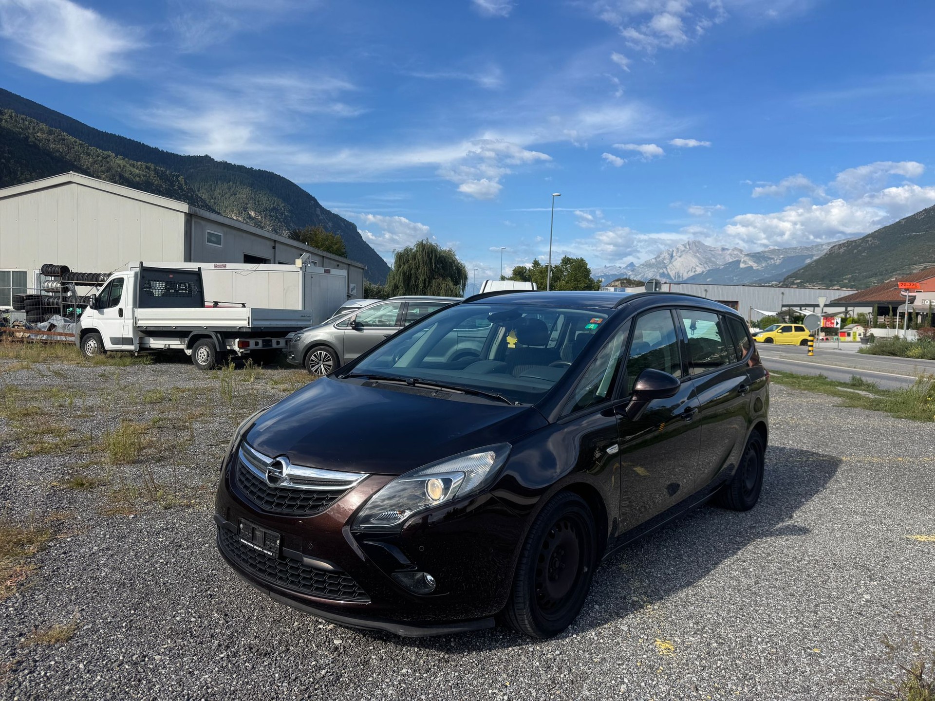 OPEL Zafira Tourer 1.4i 16V Active Edition-image-1