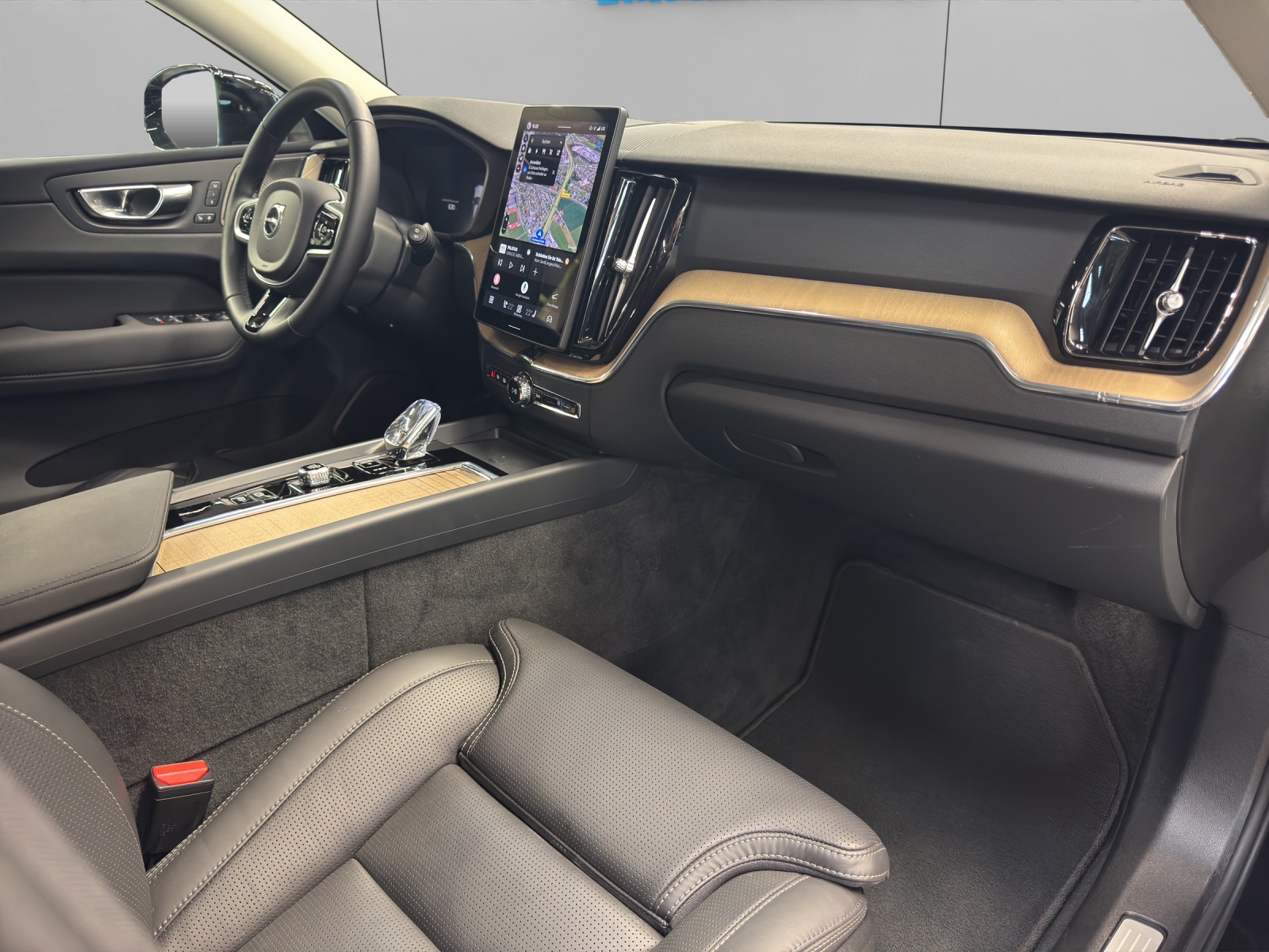 VOLVO XC60 2.0 T8 TE Plus Dark eAWD-image-8