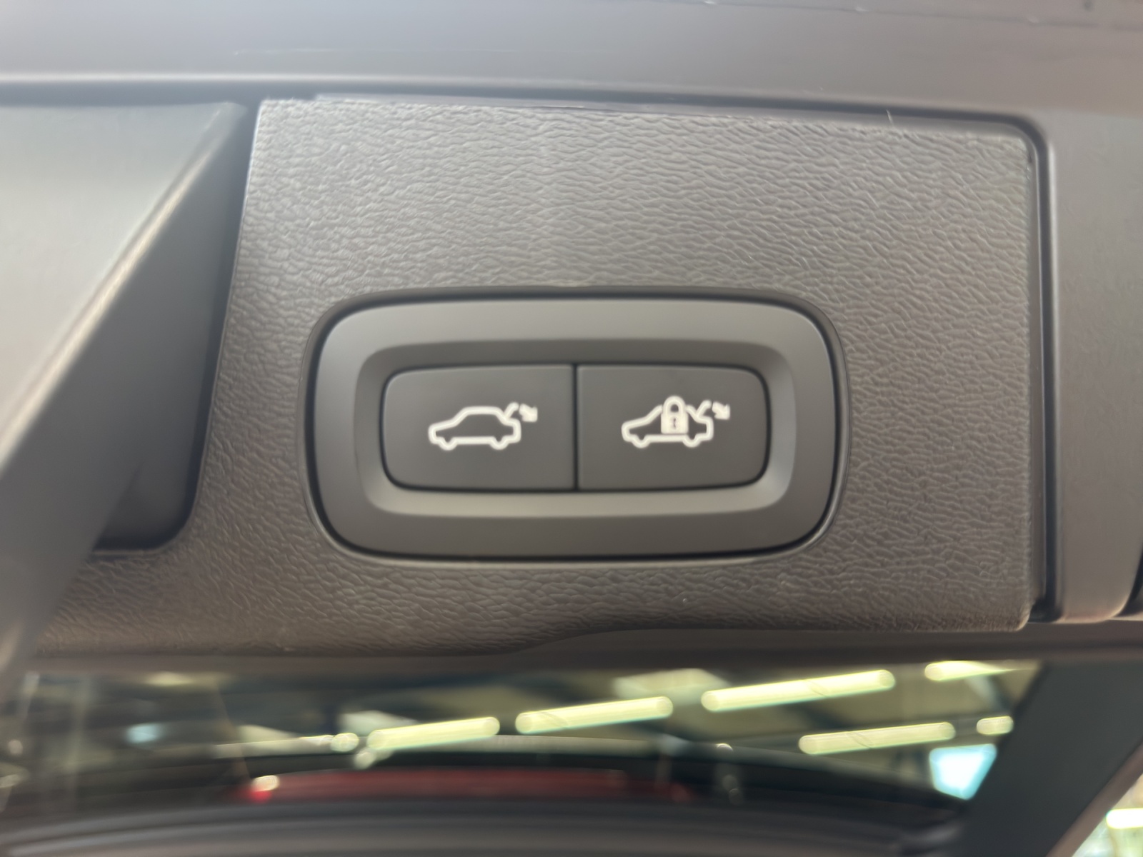 VOLVO XC60 2.0 T8 TE Plus Dark eAWD-image-15