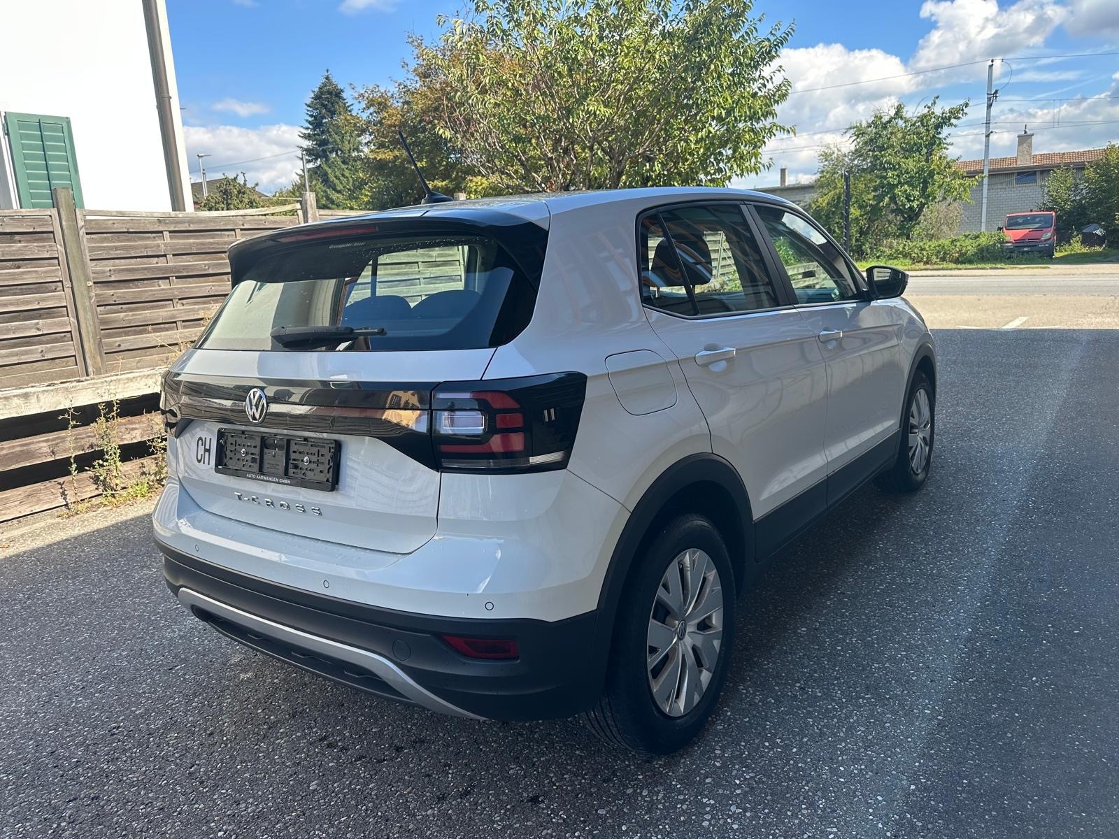 VW T-Cross 1.0 TSI-showroom-element-3