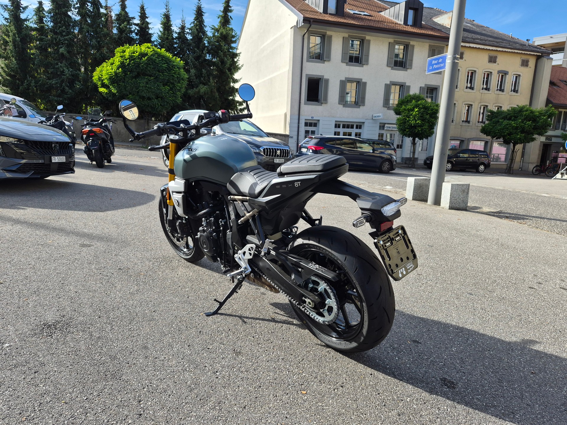 SUZUKI GSX-8T-image-3