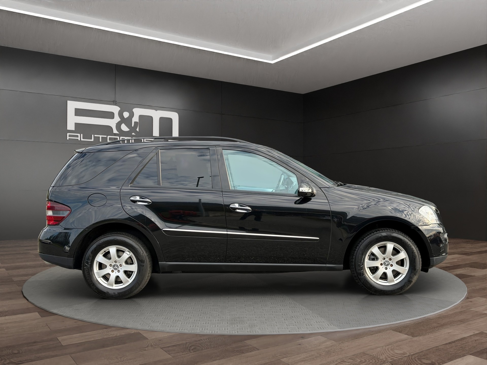 MERCEDES-BENZ ML 320 CDI 4Matic 7G-Tronic-showroom-element-2