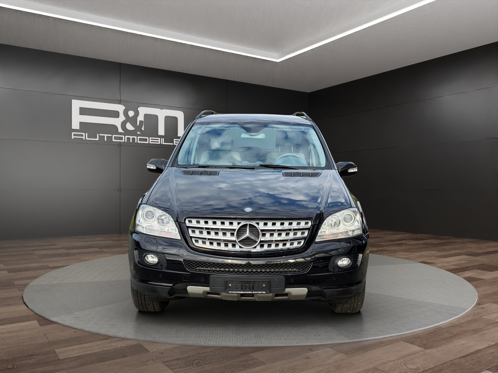 MERCEDES-BENZ ML 320 CDI 4Matic 7G-Tronic-showroom-element-1