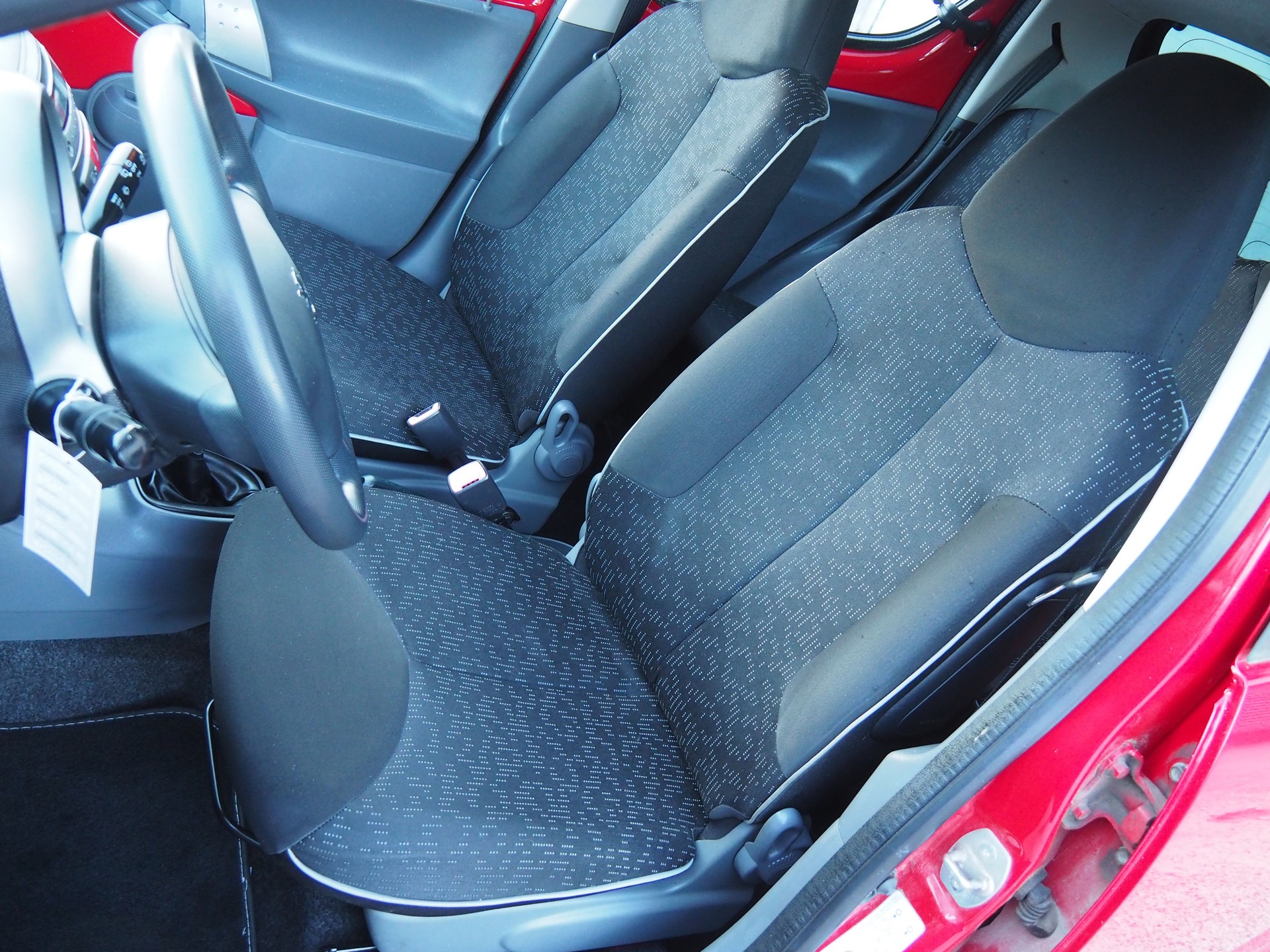 PEUGEOT 107 1.0 Trendy-image-10
