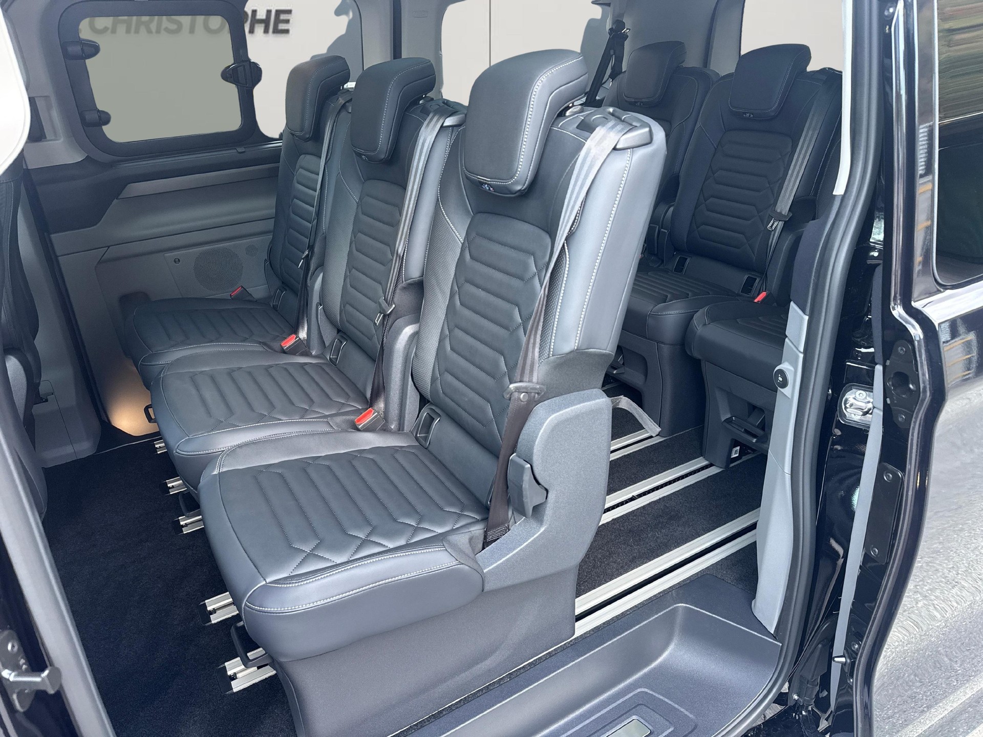 FORD Tourneo C Bus 320 L1 2.0 EcoBlue 170 Titanium X 4x4-image-10
