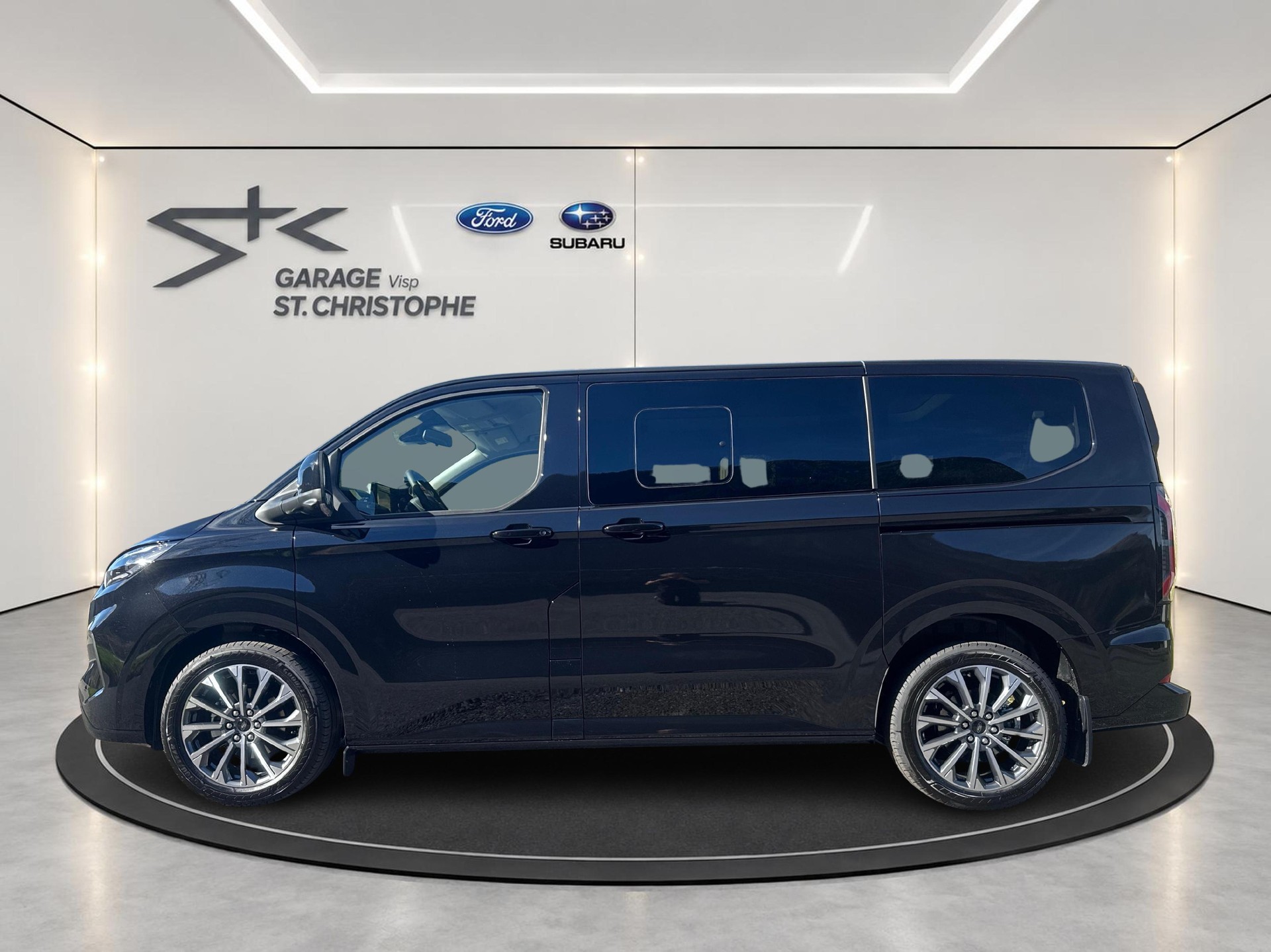 FORD Tourneo C Bus 320 L1 2.0 EcoBlue 170 Titanium X 4x4-showroom-element-1