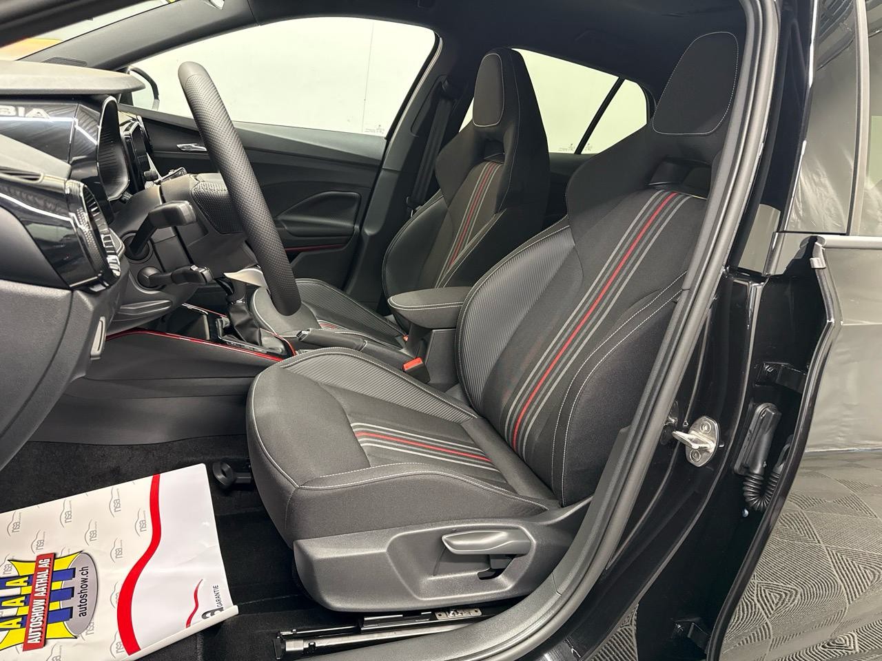 SKODA Fabia 1.0 TSI Monte Carlo DSG-showroom-element-3