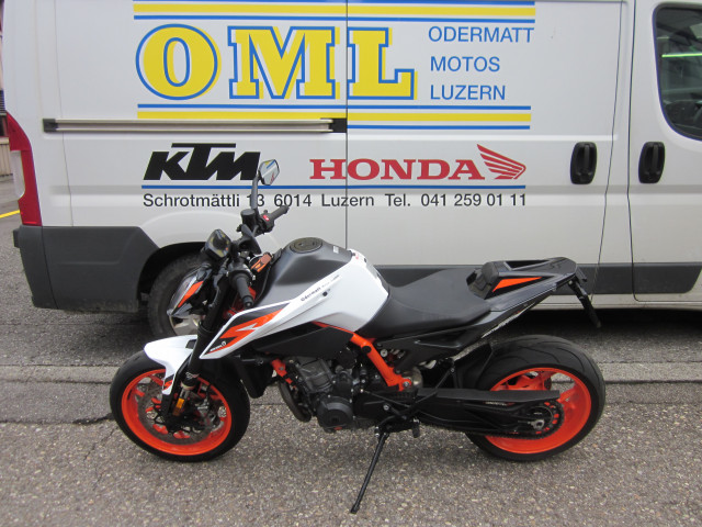 KTM 890 Duke R-image-1