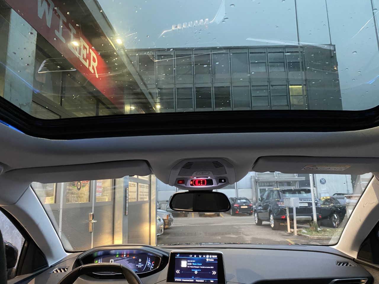 PEUGEOT 3008 1.6 BlueHDi Business Line EAT-image-14