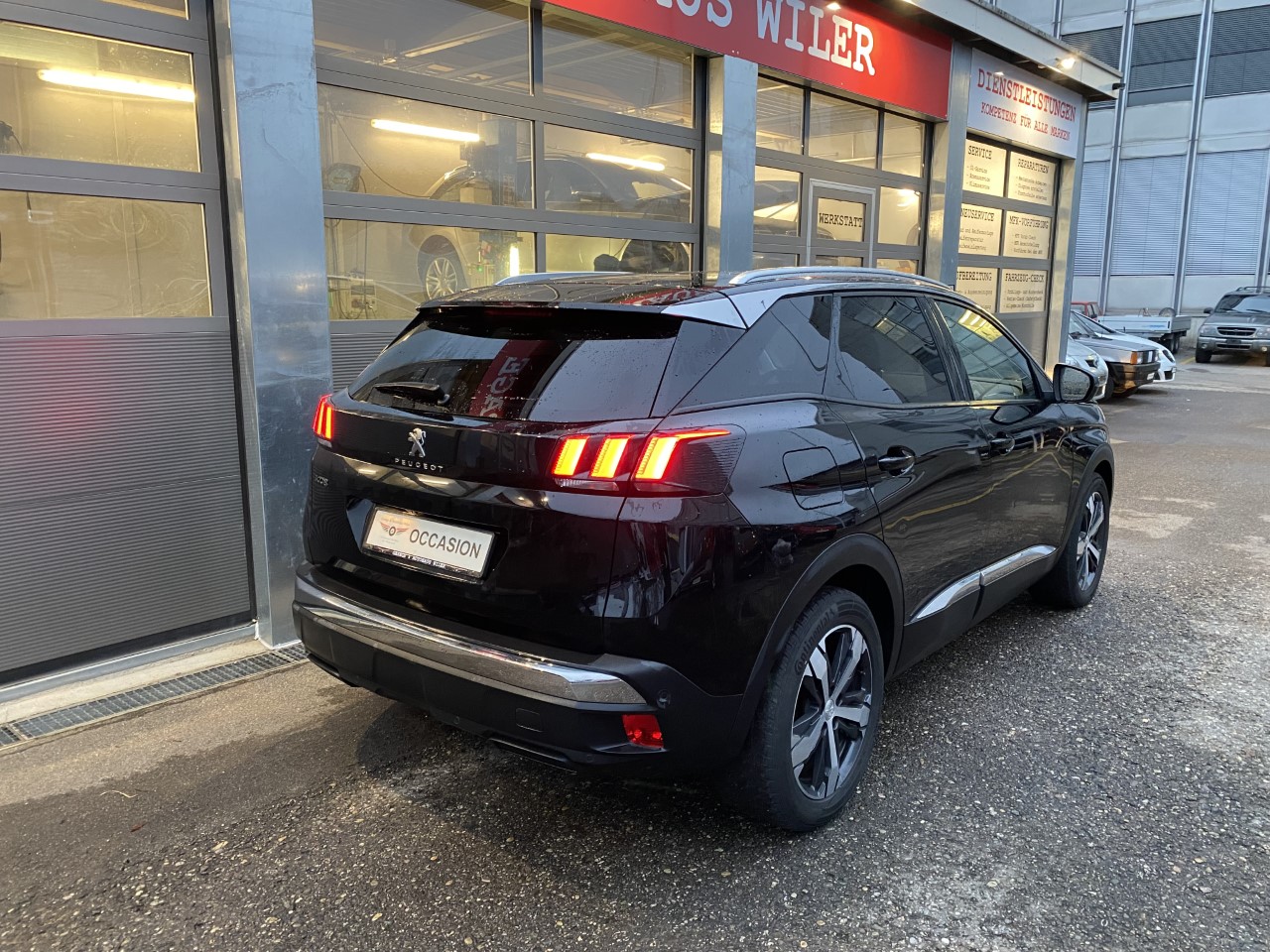 PEUGEOT 3008 1.6 BlueHDi Business Line EAT-image-4