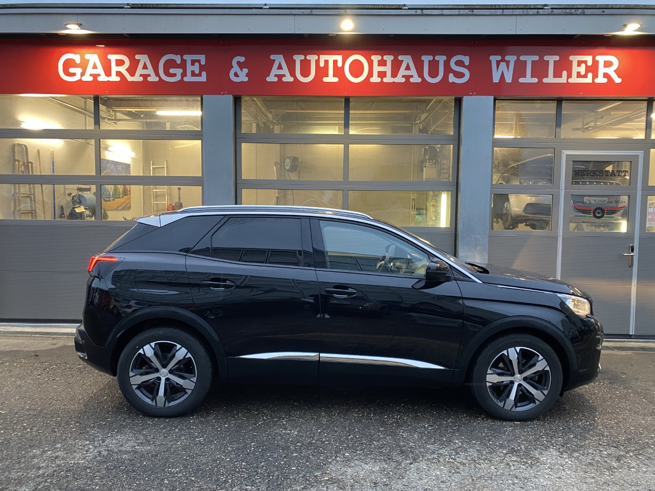 PEUGEOT 3008 1.6 BlueHDi Business Line EAT-image-3