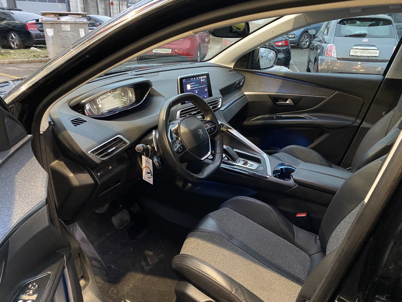 PEUGEOT 3008 1.6 BlueHDi Business Line EAT-image-9
