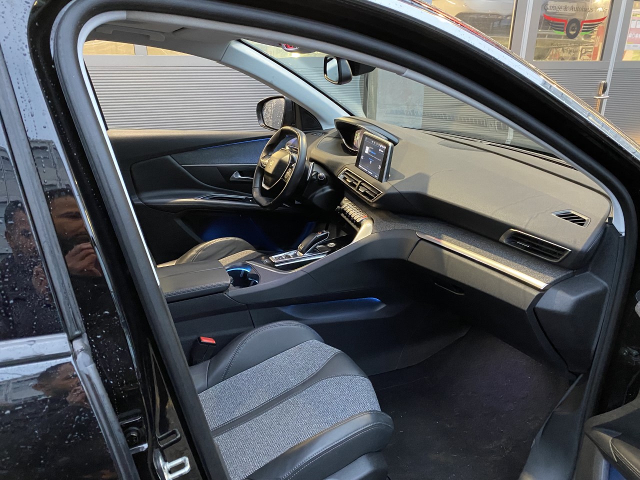 PEUGEOT 3008 1.6 BlueHDi Business Line EAT-image-10