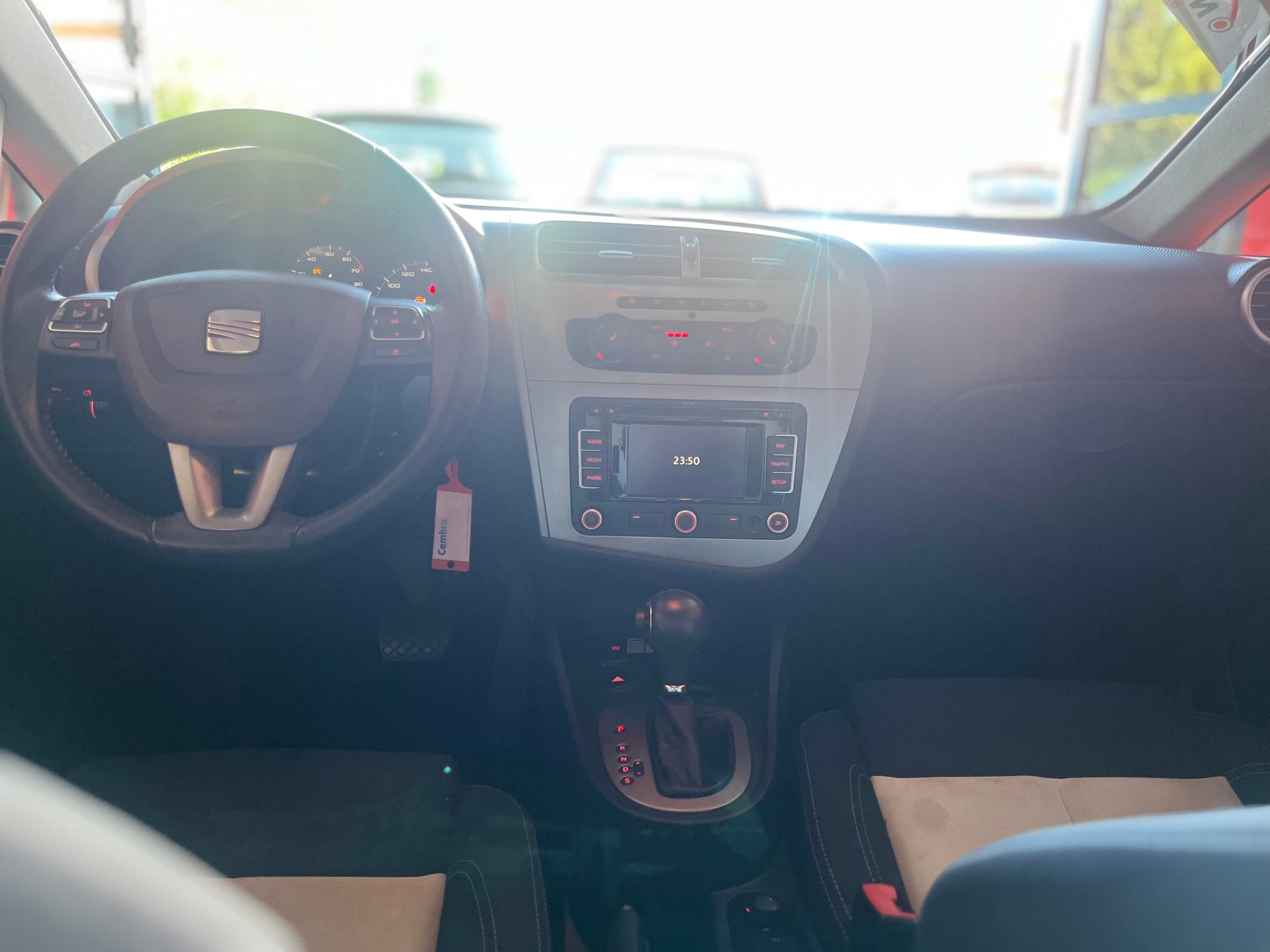 SEAT Leon 1.8 TSI Style DSG-image-8