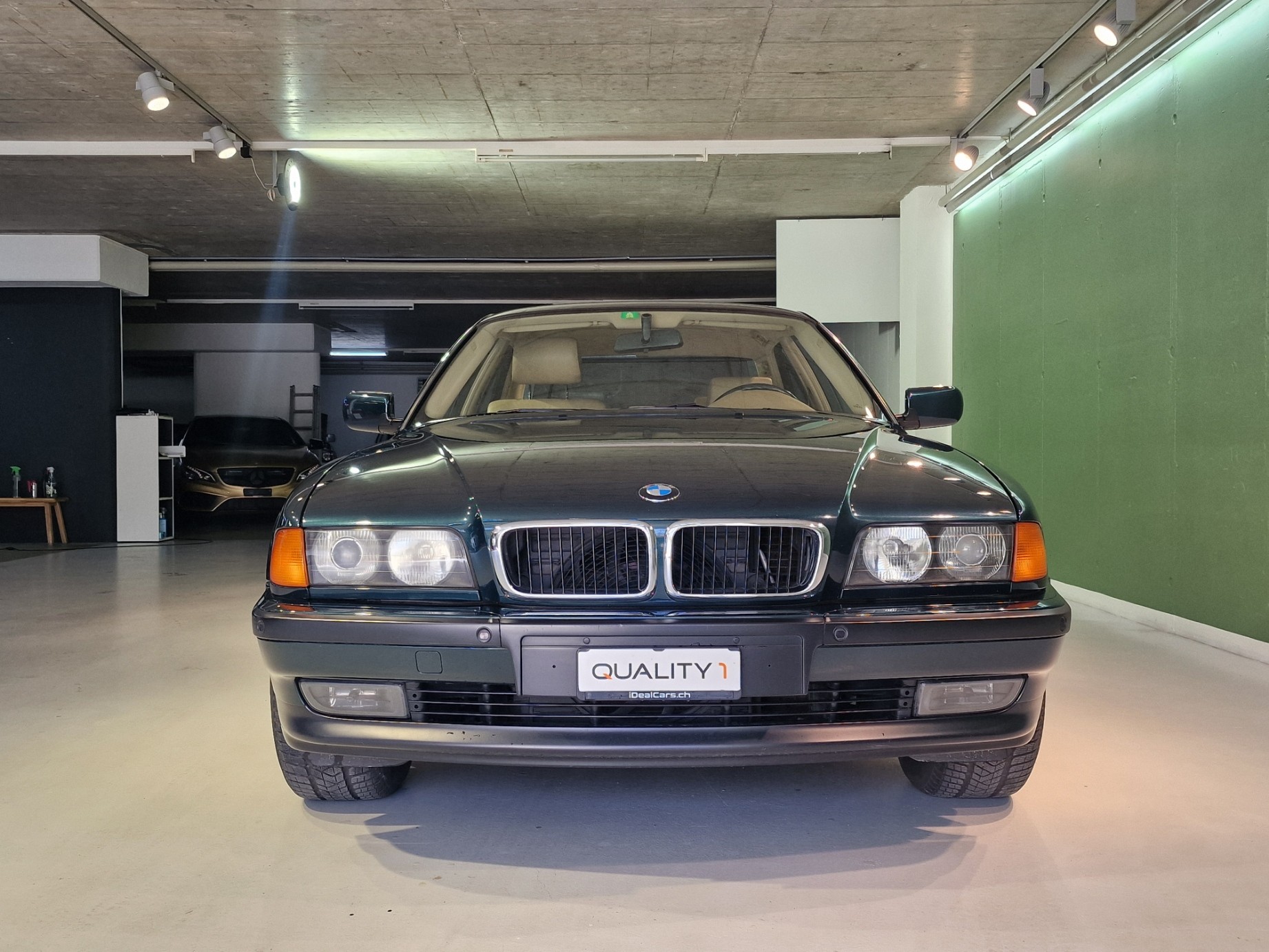 BMW 728i-image-2