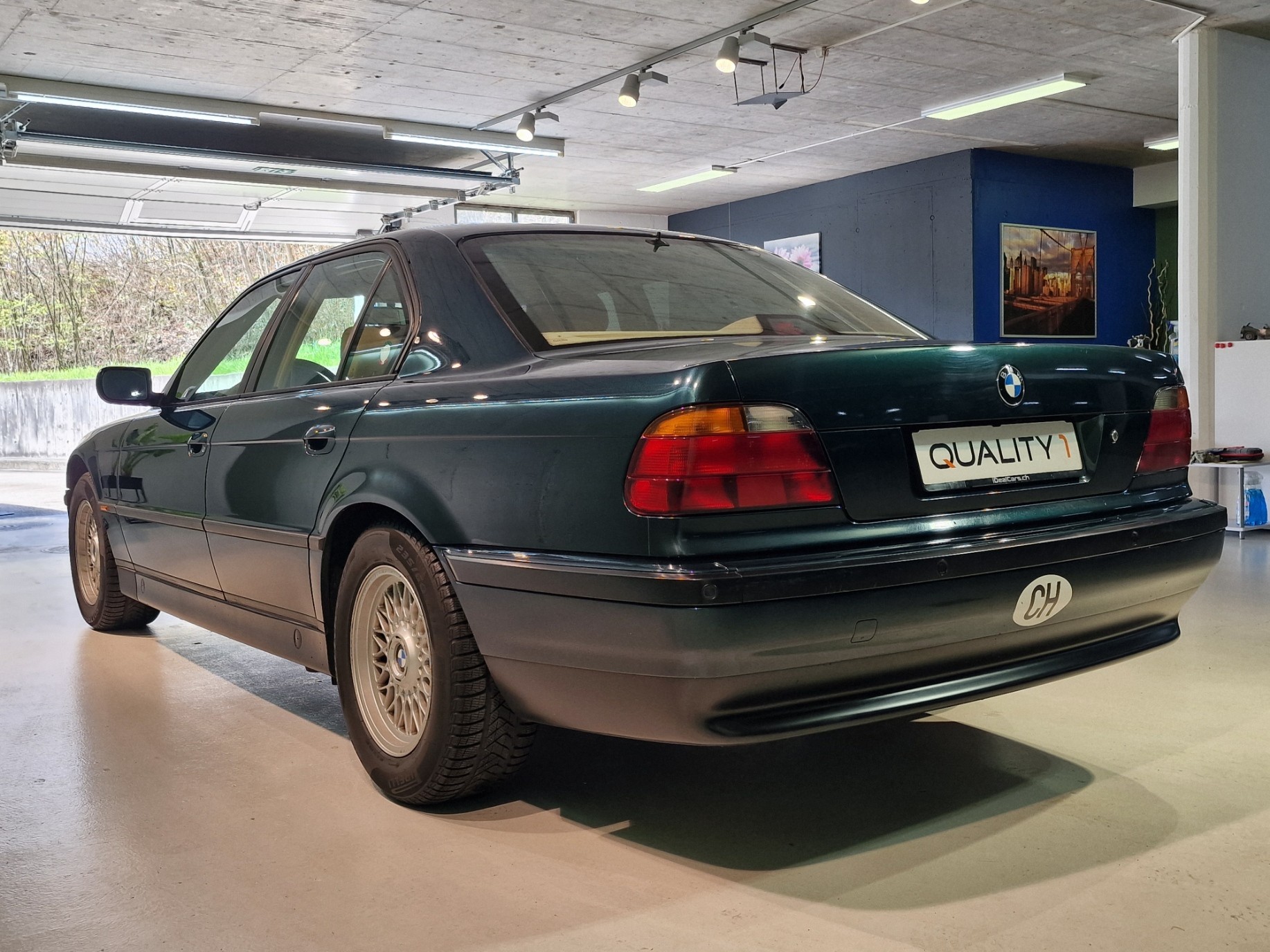 BMW 728i-image-5