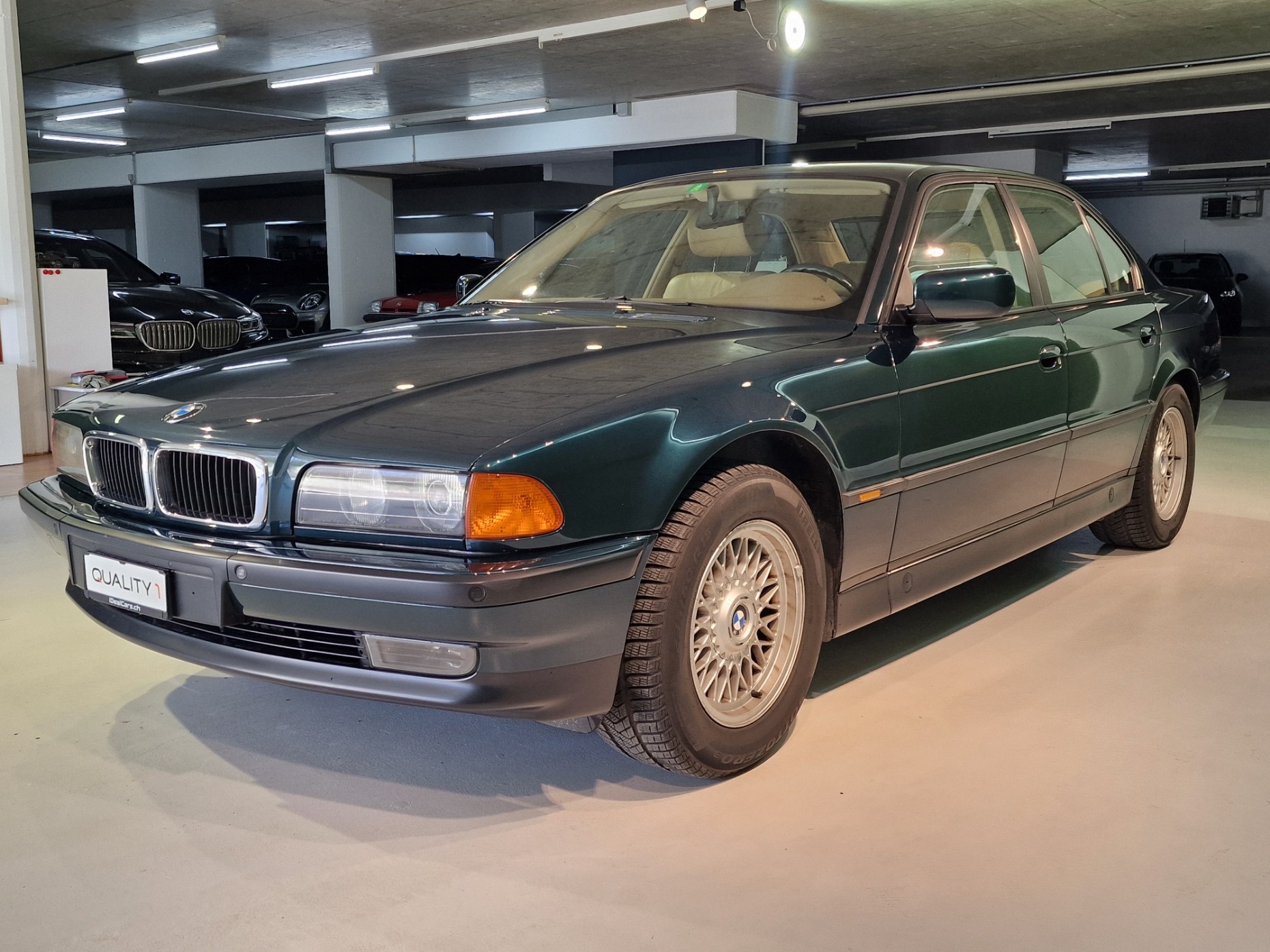 BMW 728i-image-1
