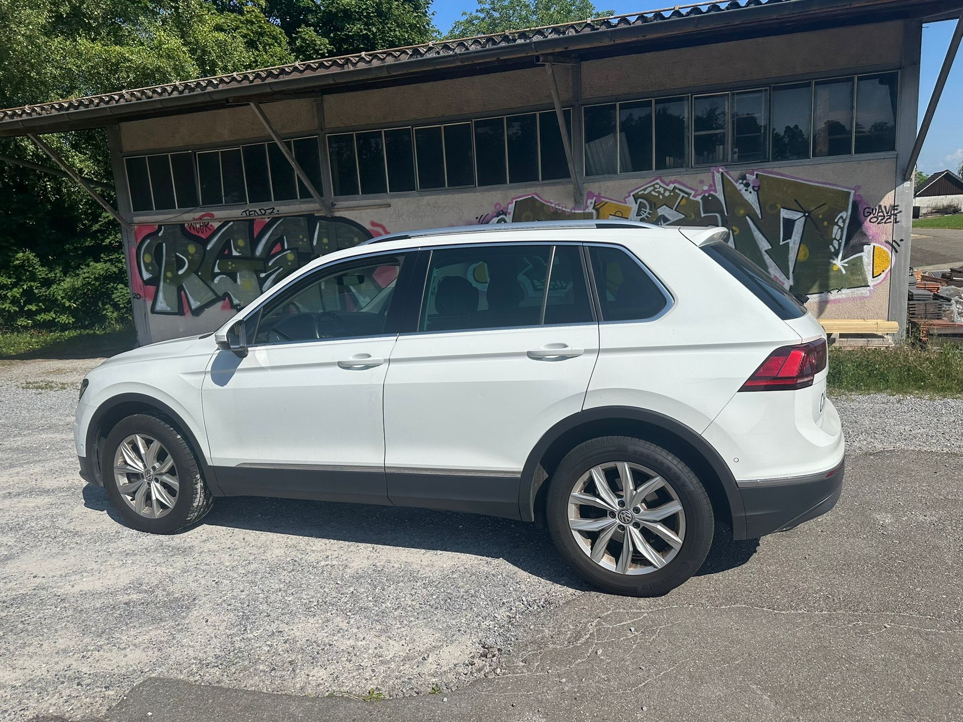 VW Tiguan 2.0TSI Comfortline 4Motion DSG-image-5