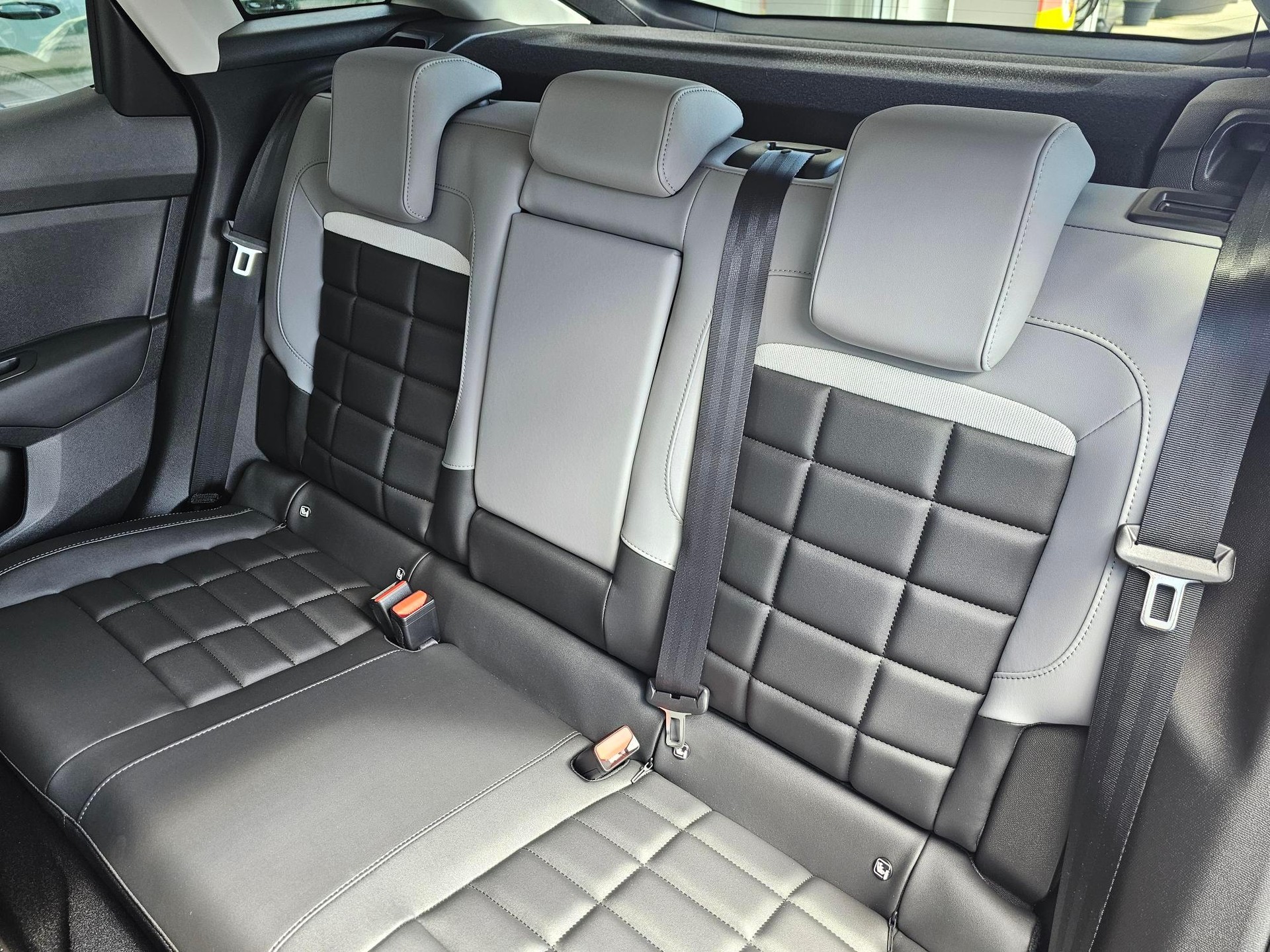 CITROEN C4 1.2 Hybrid Max-image-8