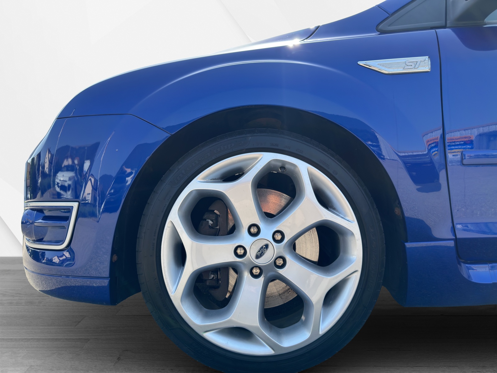 FORD Focus 2.5 Turbo ST-image-12