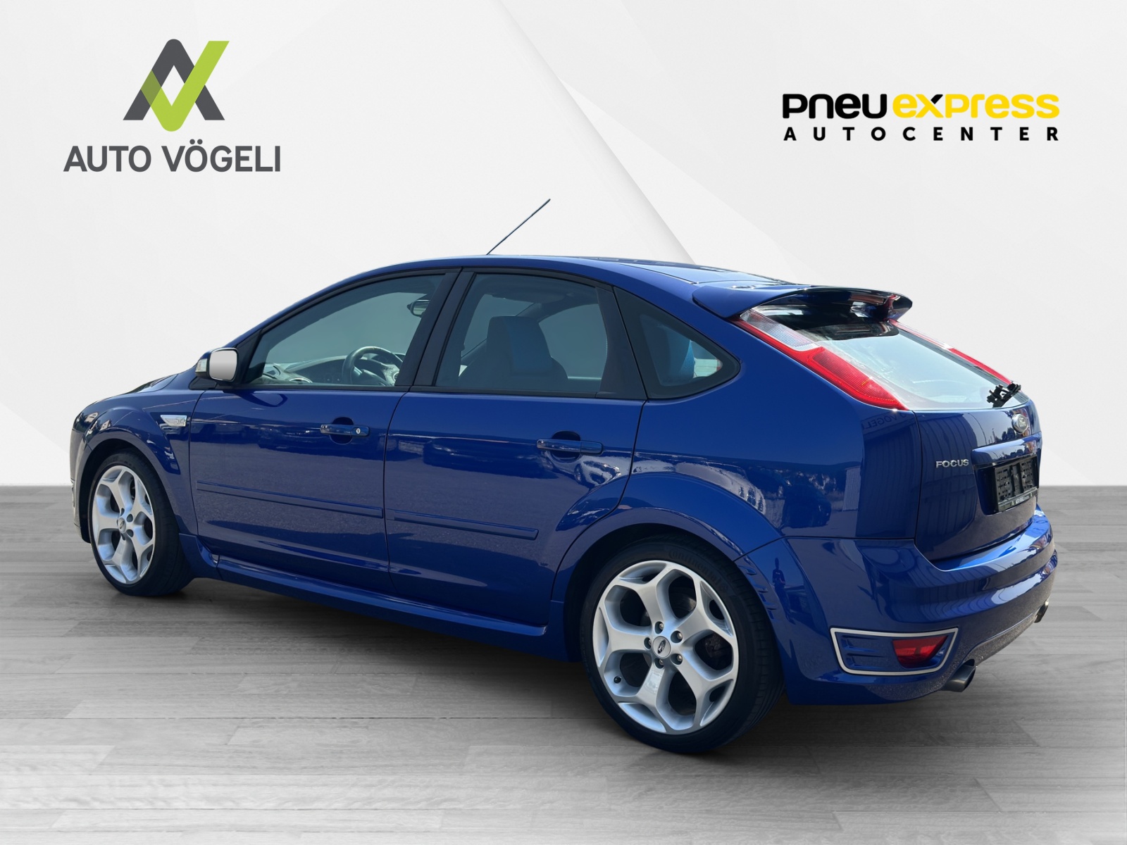 FORD Focus 2.5 Turbo ST-showroom-element-2