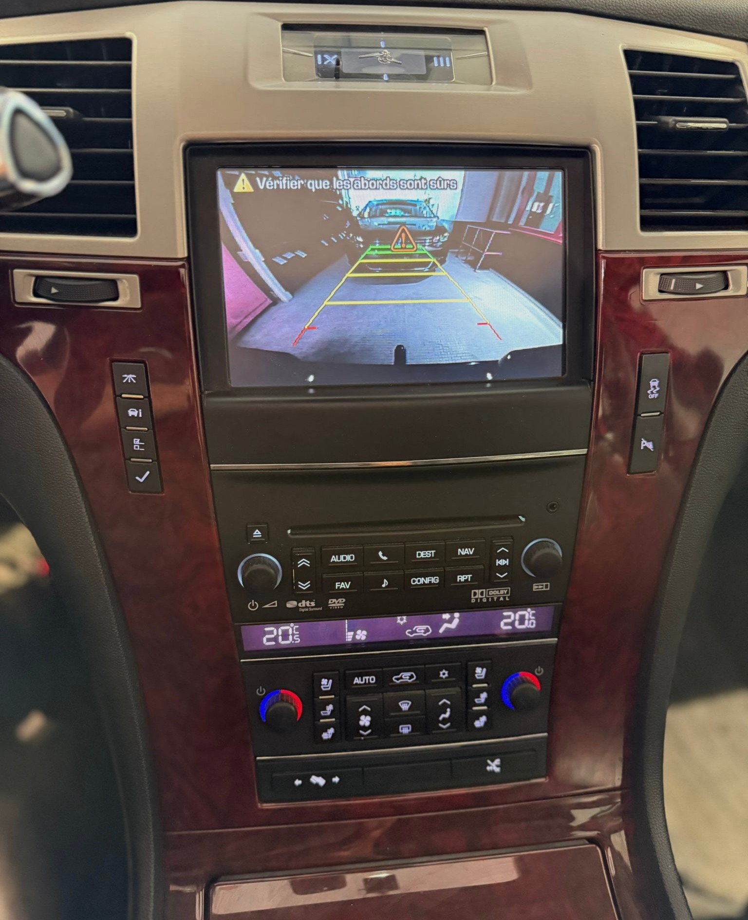 CADILLAC Escalade 6.2 Sport Luxury Pickup-image-9