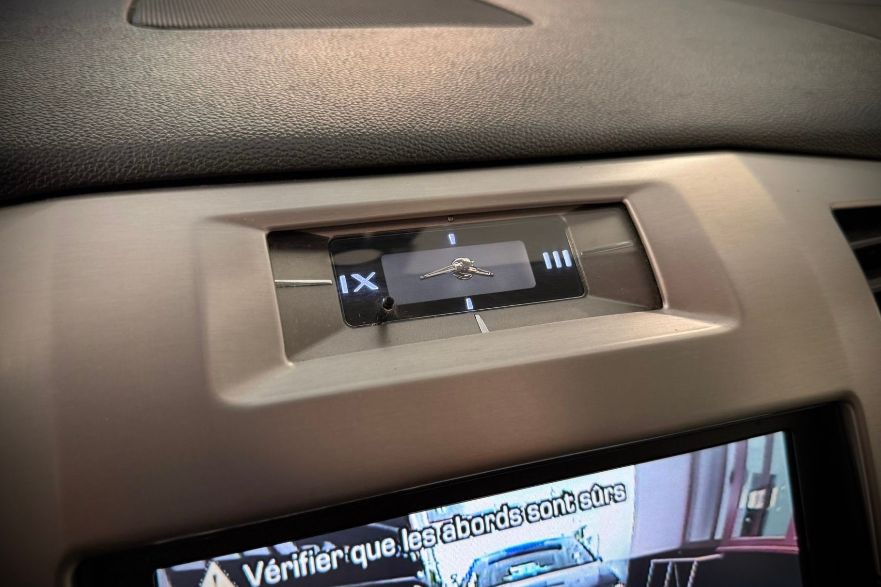 CADILLAC Escalade 6.2 Sport Luxury Pickup-image-8