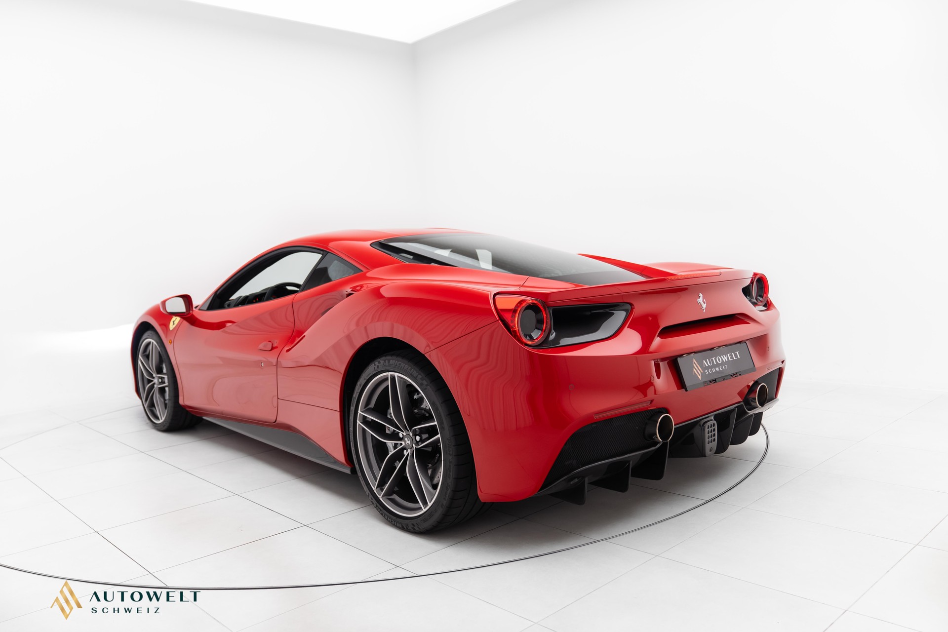 FERRARI 488 GTB 3.9 V8-showroom-element-2