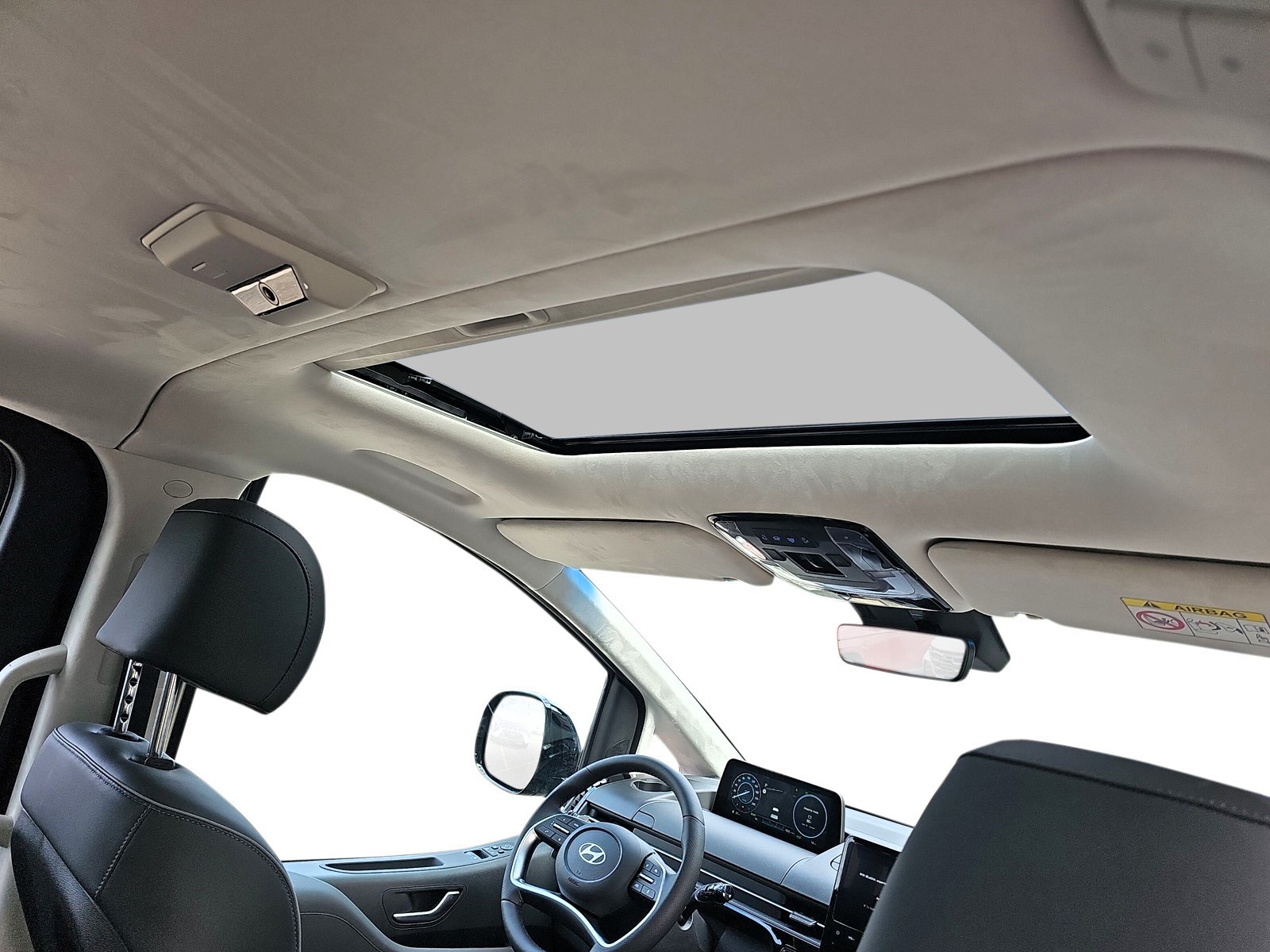 HYUNDAI Staria Premium 1.6 T-GDi HEV Vertex A-image-16