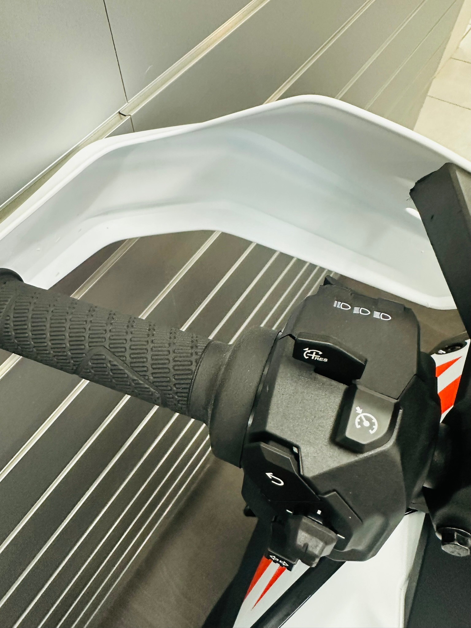 KTM 1390 Super Adventure S EVO-image-1