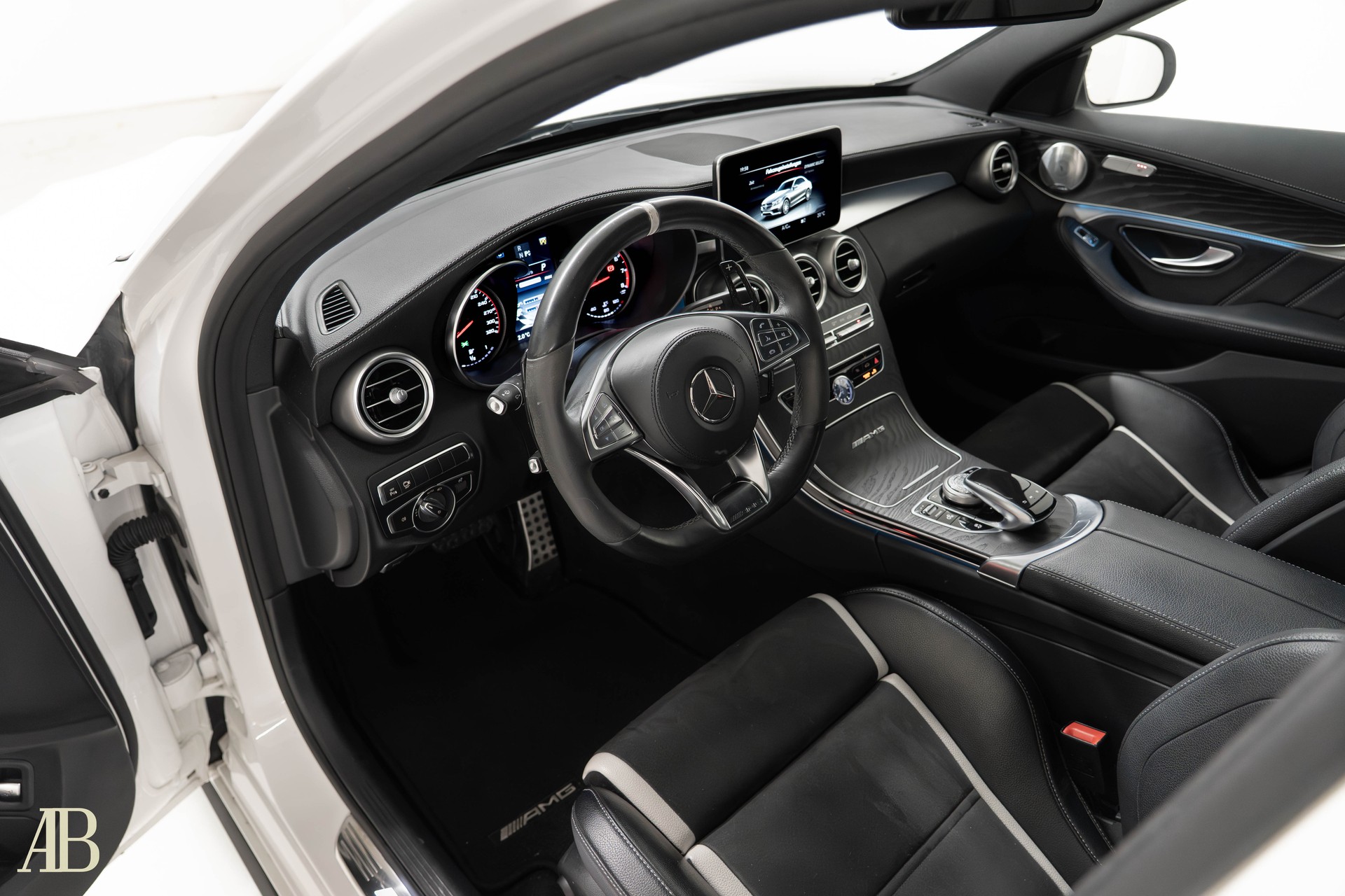 MERCEDES-BENZ C 63 S AMG-image-9