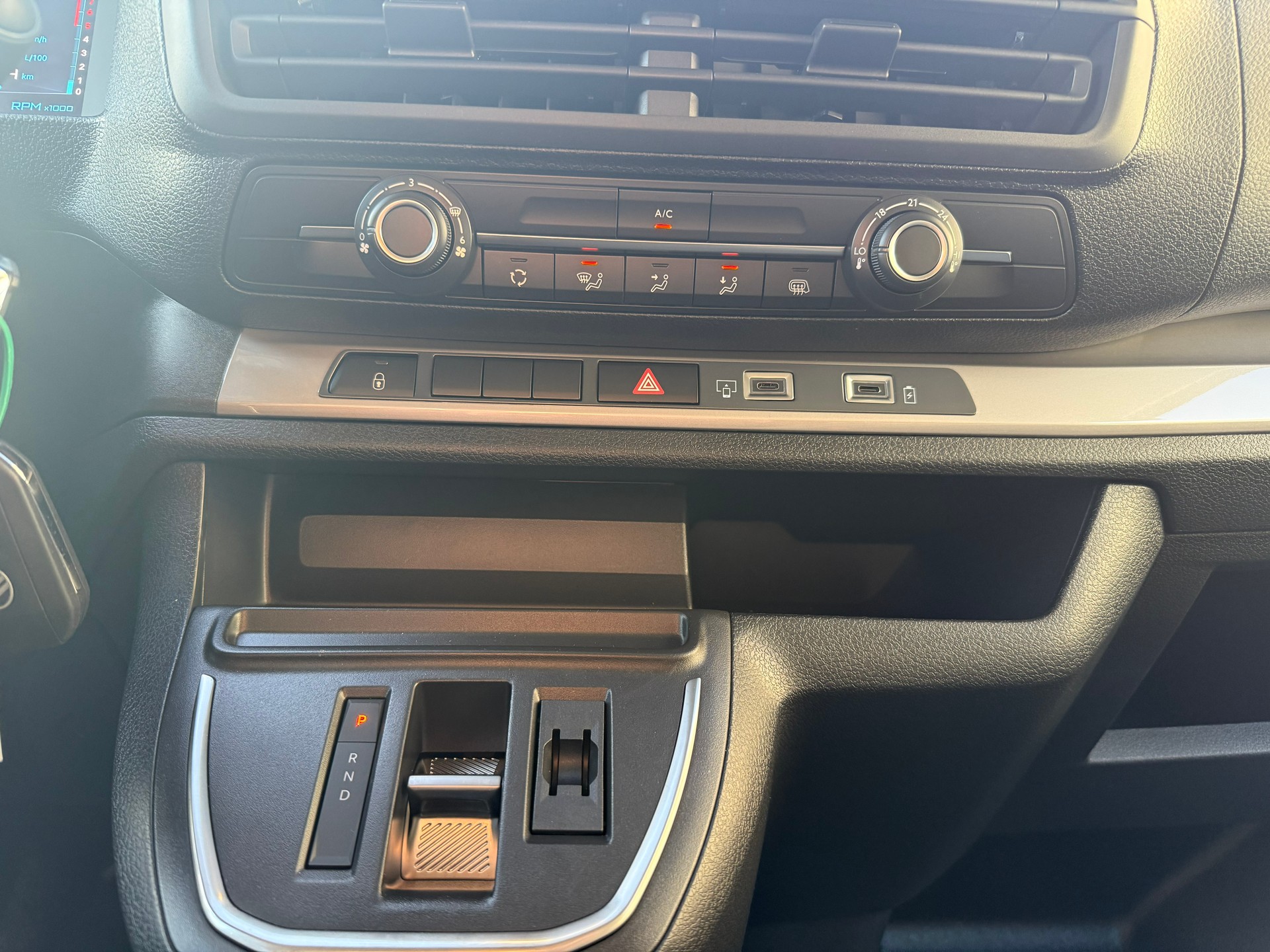 CITROEN Jumpy 2.0 BlueHDi 180 XL EAT8 6 Plätze-image-15