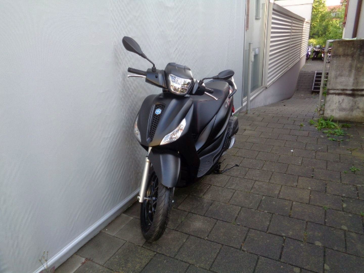 PIAGGIO MEDLEY SPORT 125 RST ABS-image-1
