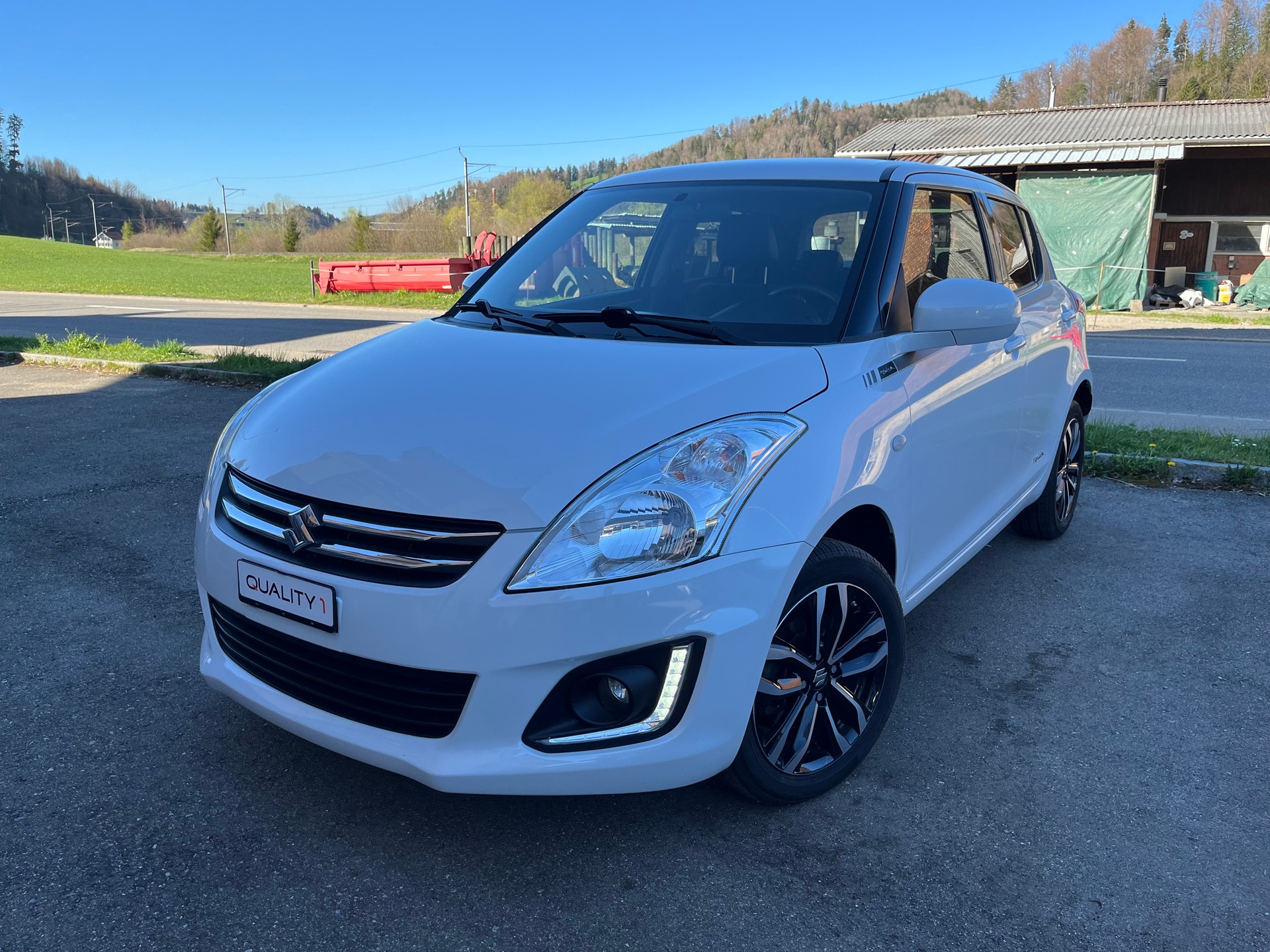 SUZUKI Swift 1.2i 16V PizSulai 4x4 / Frisch ab MFK / Ab Service / 8-fach bereift