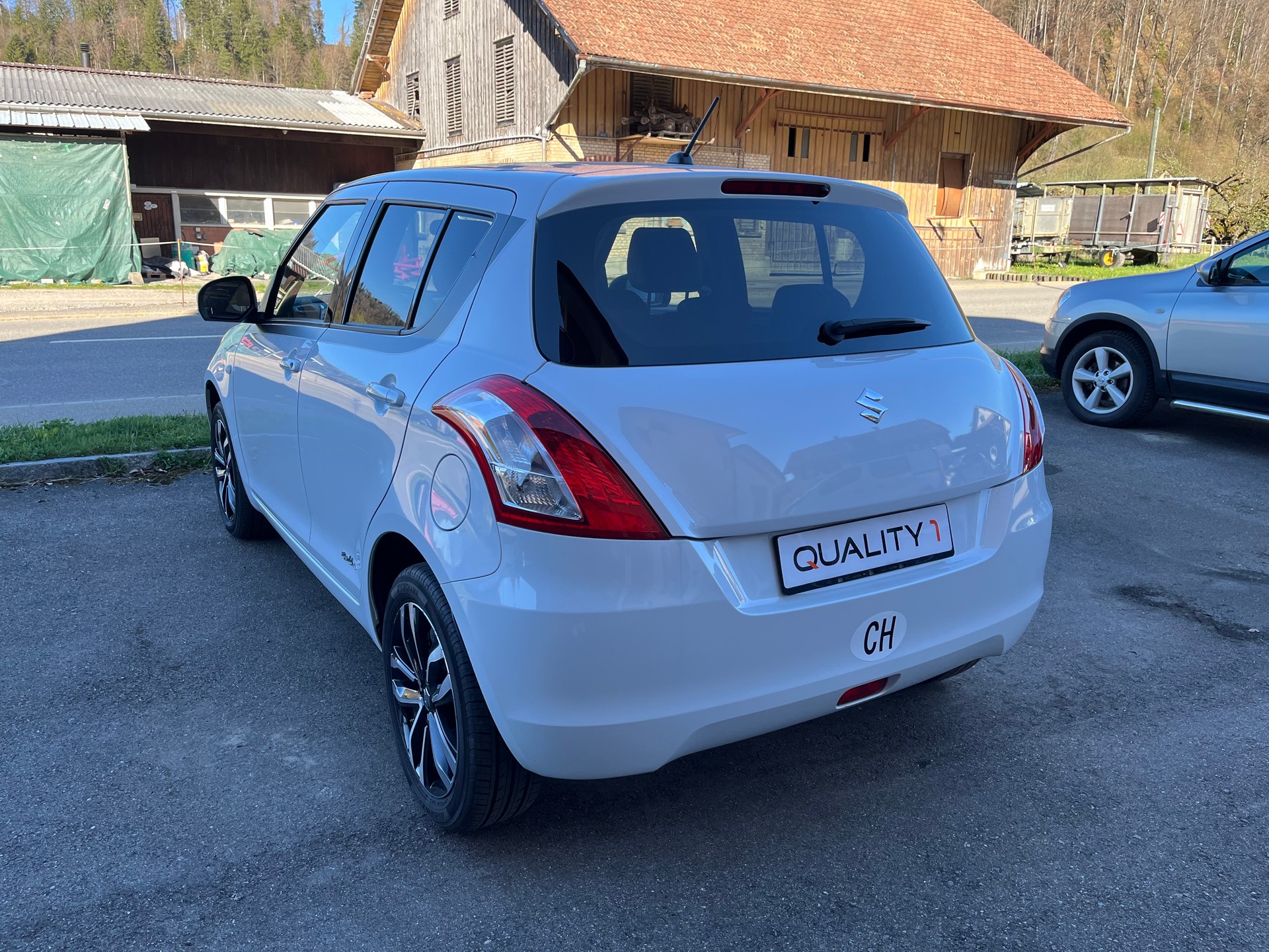 SUZUKI Swift 1.2i 16V PizSulai 4x4 / Frisch ab MFK / Ab Service / 8-fach bereift-image-2