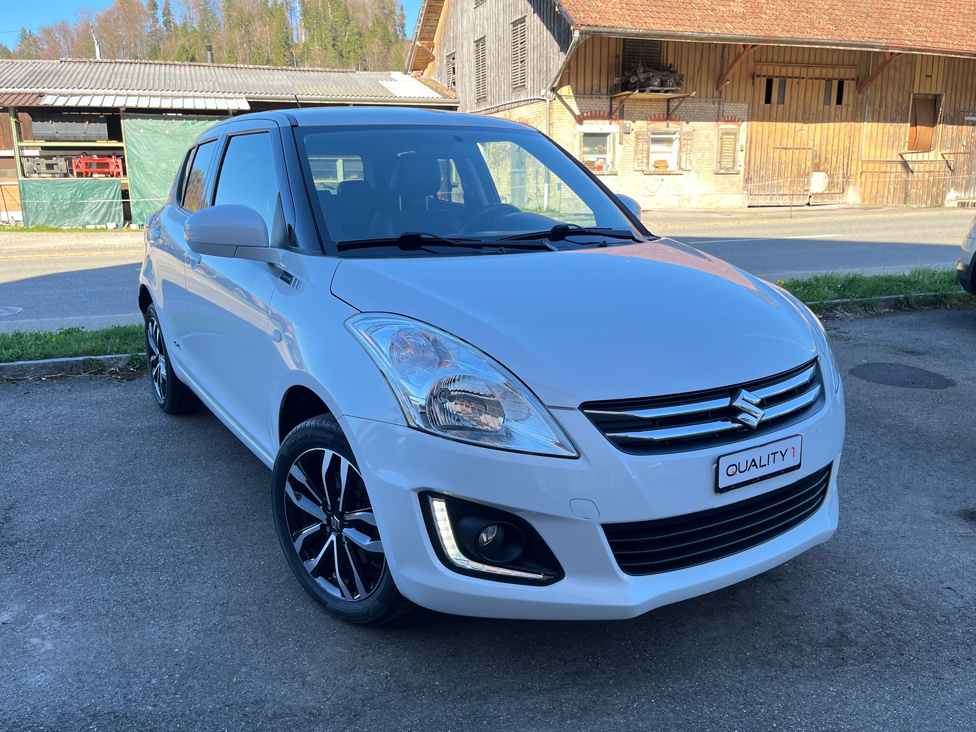SUZUKI Swift 1.2i 16V PizSulai 4x4 / Frisch ab MFK / Ab Service / 8-fach bereift-image-1