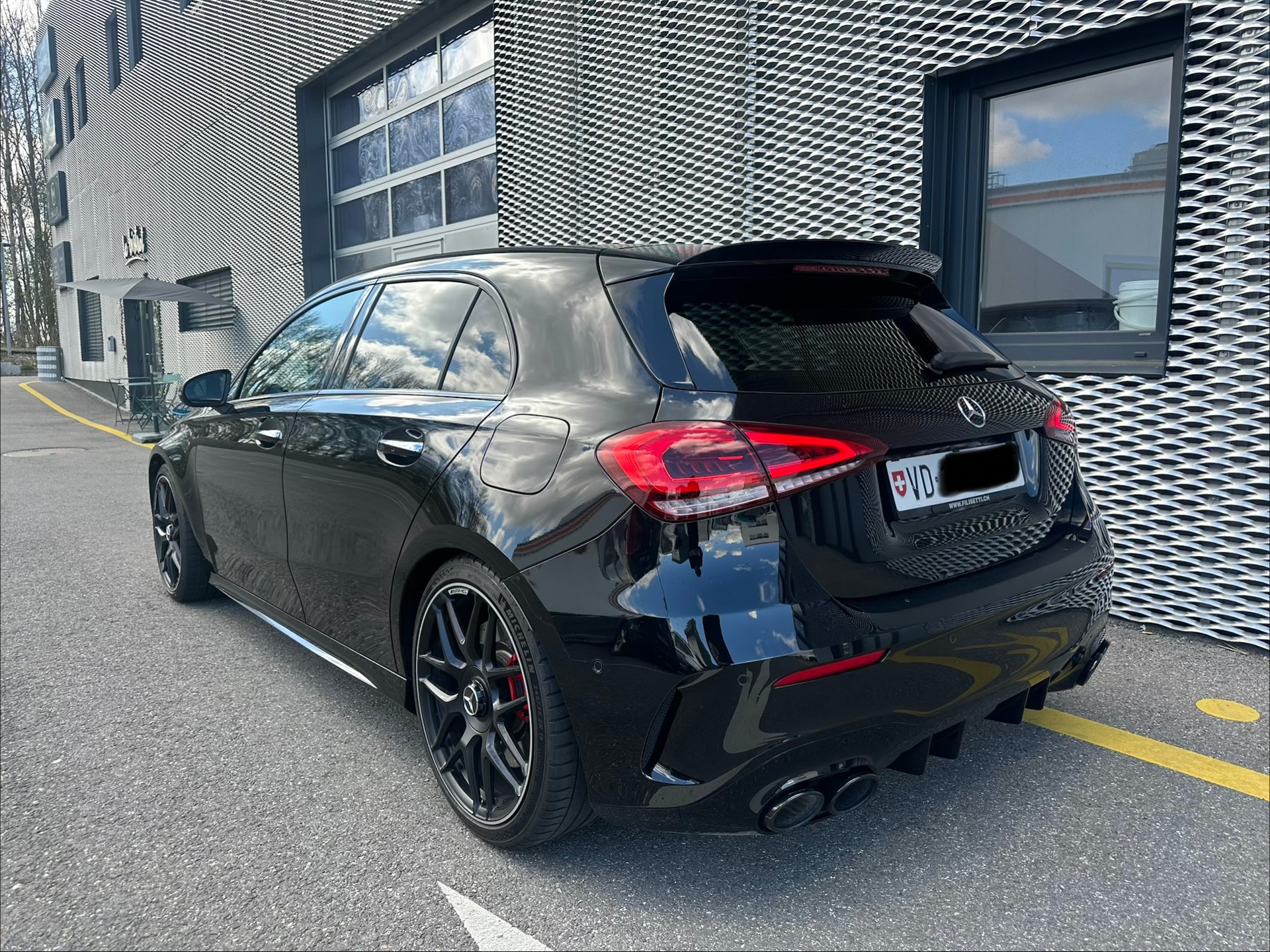 MERCEDES-BENZ A 45 S AMG 4Matic+ Speedshift-image-2