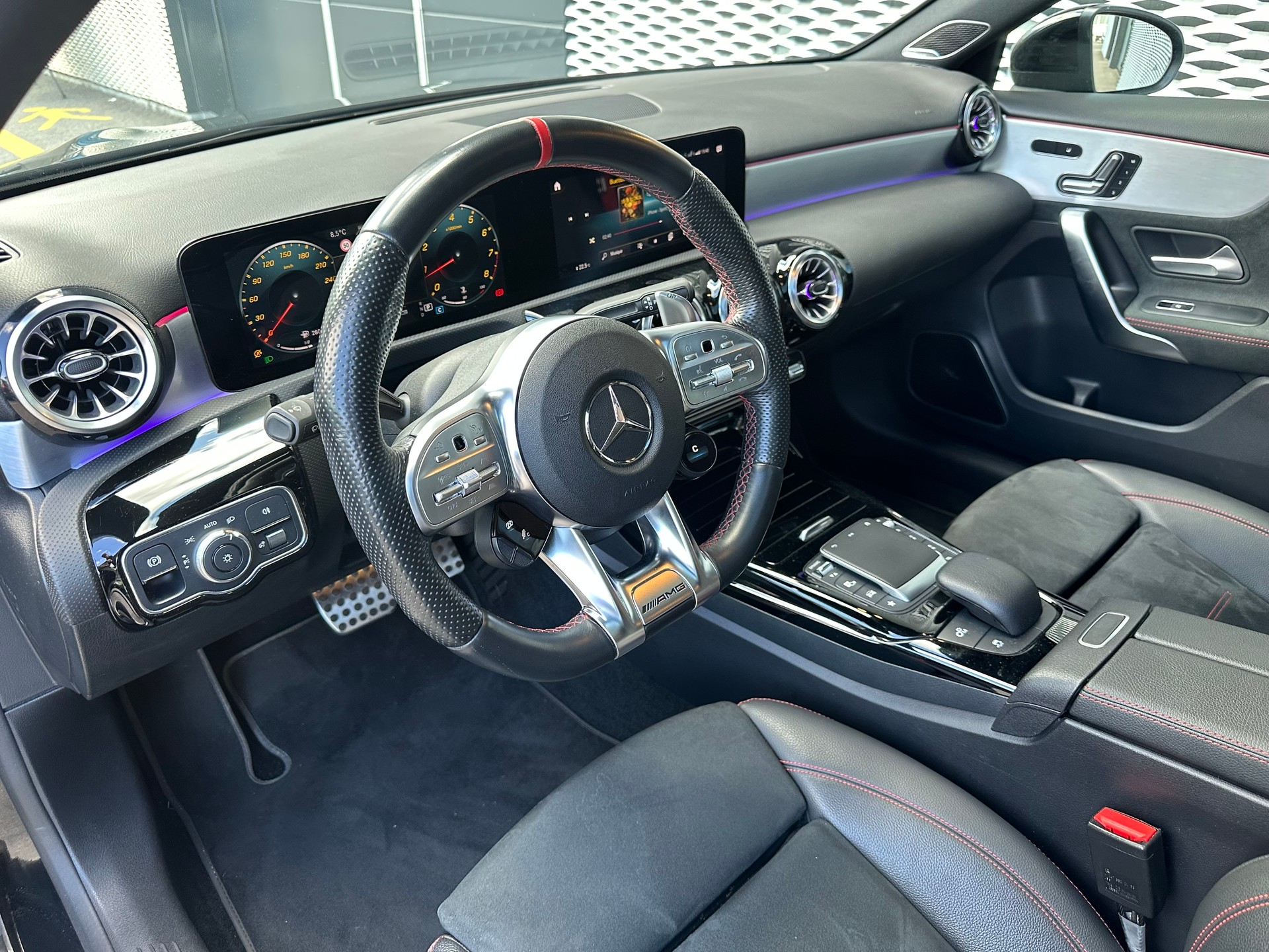 MERCEDES-BENZ A 45 S AMG 4Matic+ Speedshift-image-8