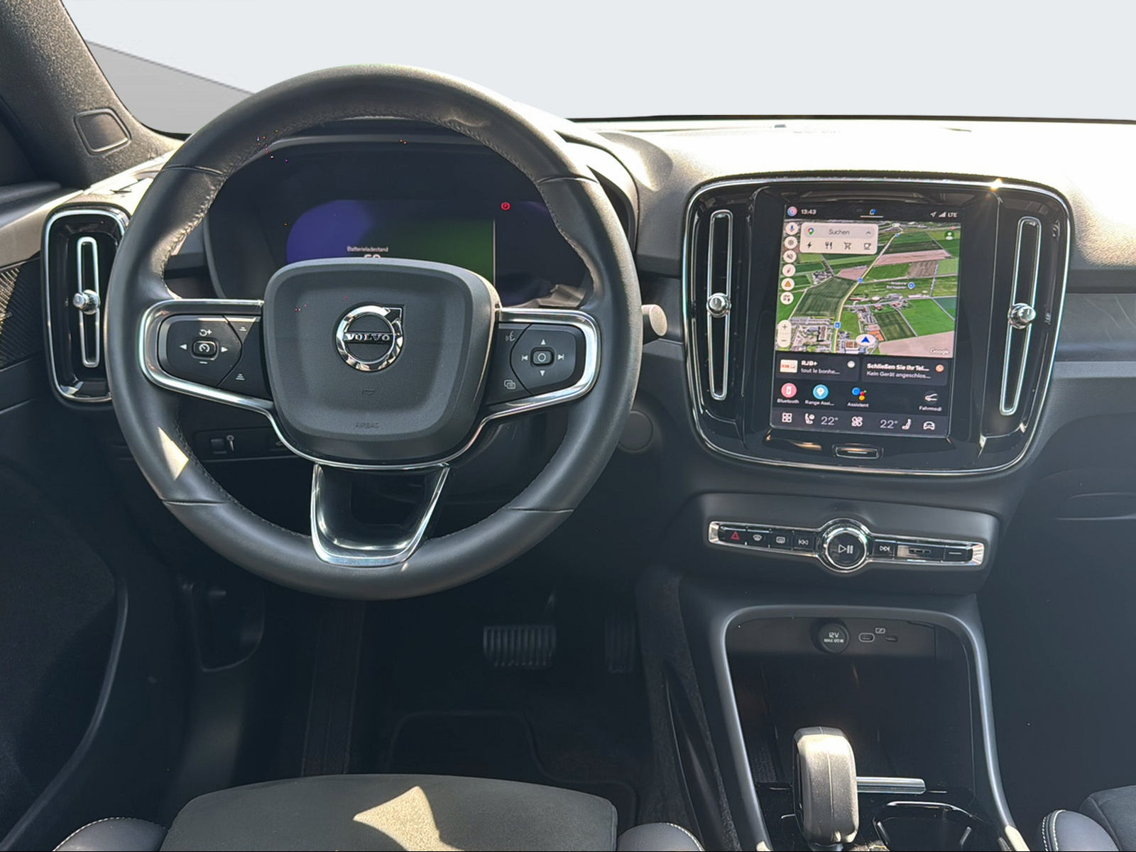 VOLVO C40 Recharge Twin-image-12