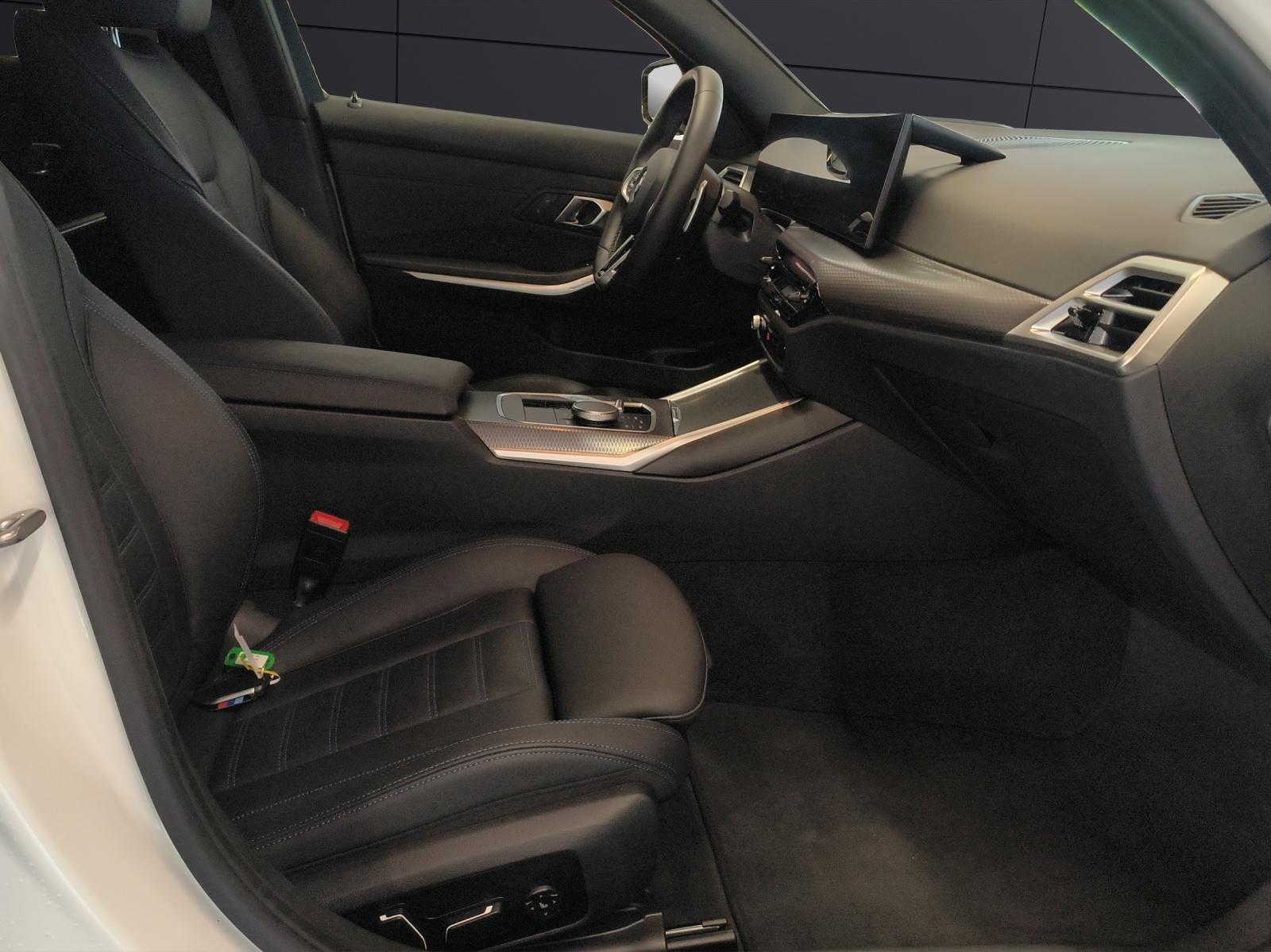 BMW 320d xDrive SAG Touring-image-14