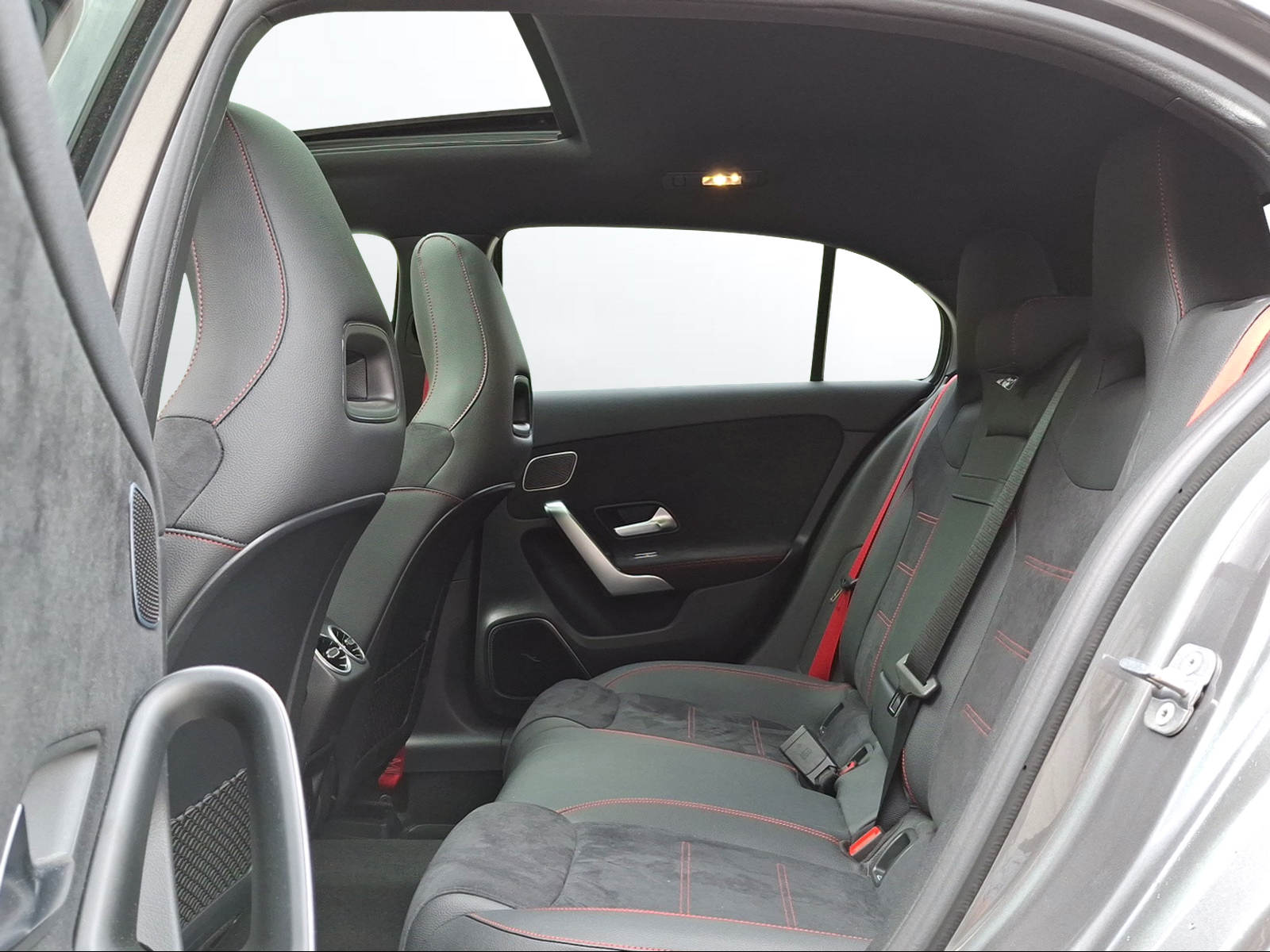 MERCEDES-BENZ A AMG 35 4Matic 8G-DCT-image-11