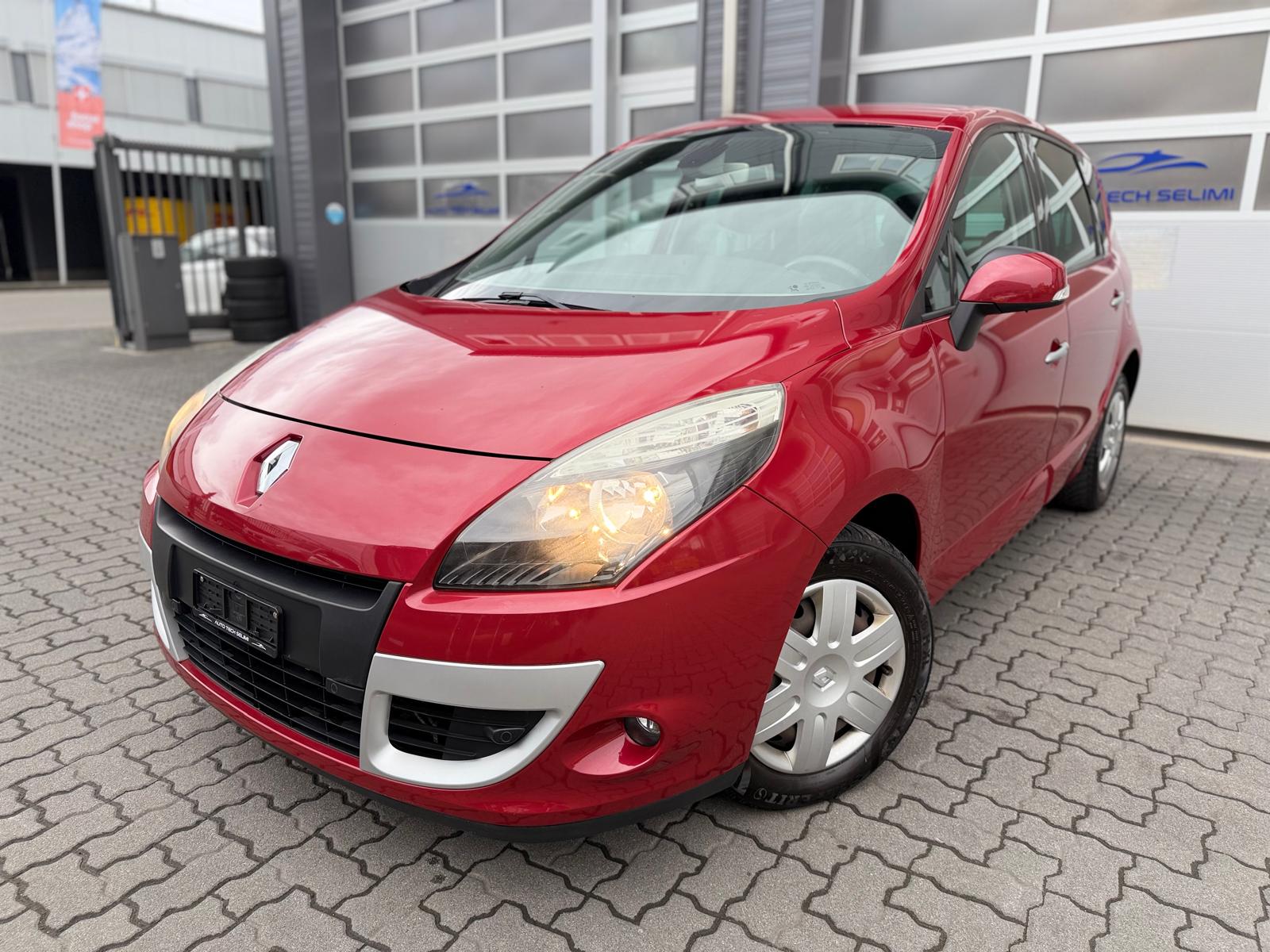 RENAULT Scénic 2.0 16V Dynamique X-Tronic CVT