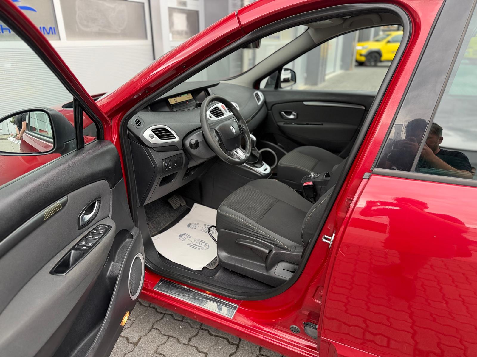 RENAULT Scénic 2.0 16V Dynamique X-Tronic CVT-image-7
